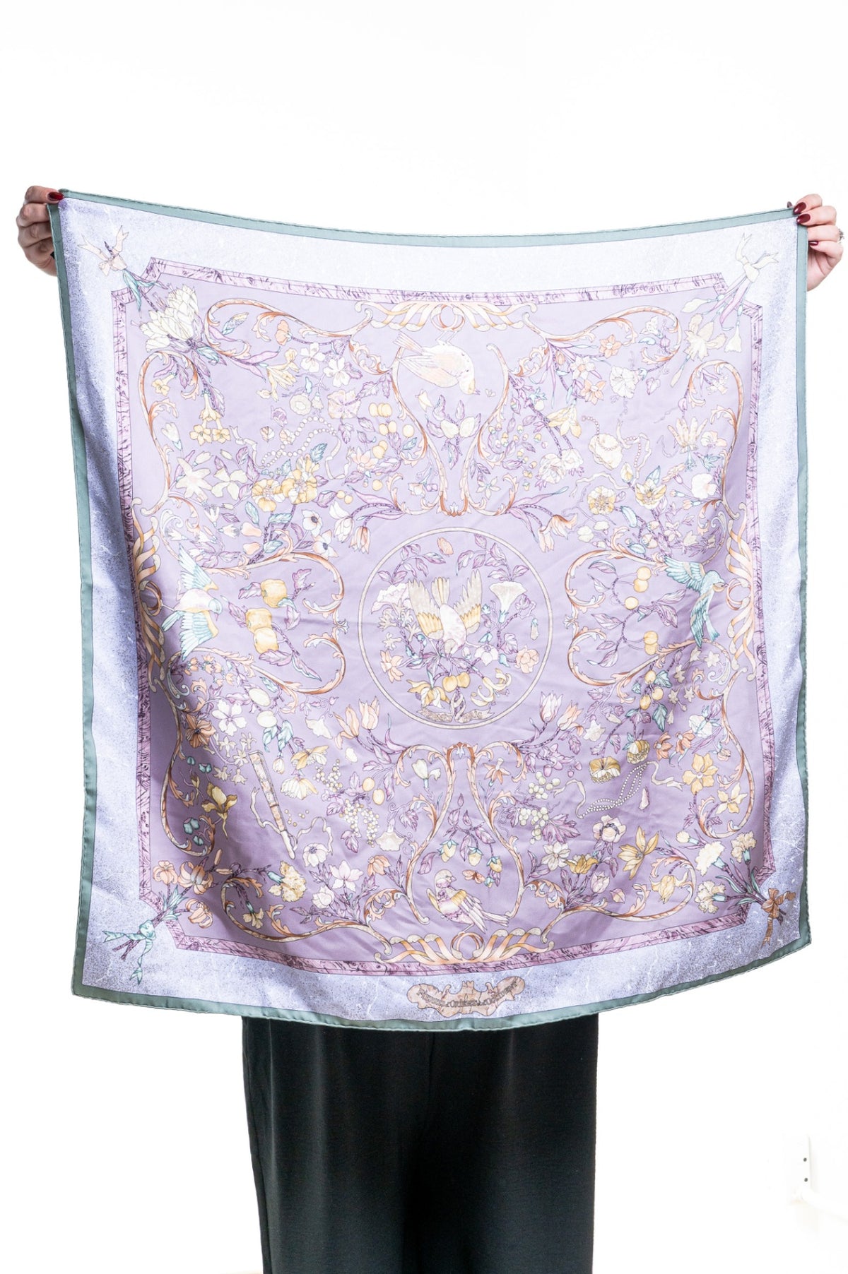 Lavender Pierres d'Orient et d'Occident 90 Silk Scarf
