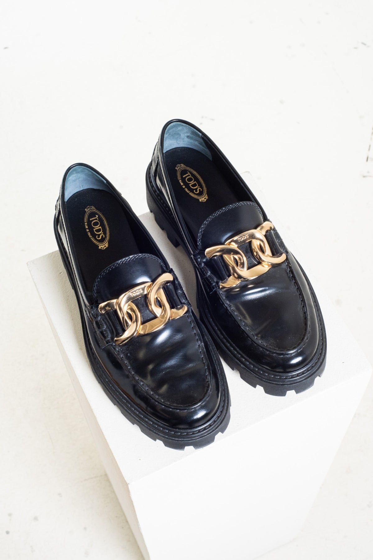 Black Kate Chain Leather Lug Loafers