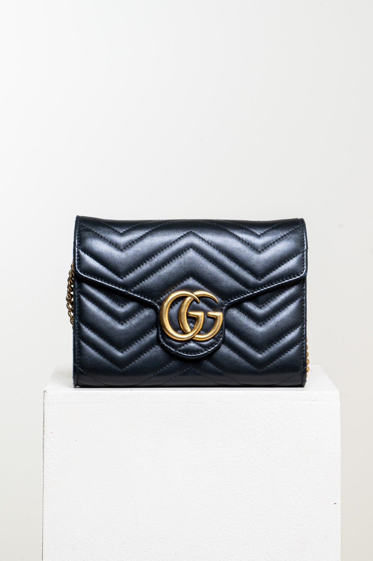 Black Marmont Wallet On Chain