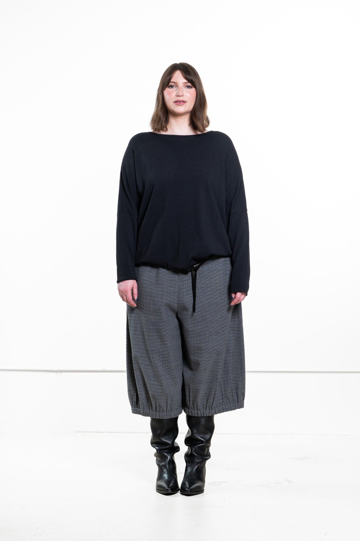 Gray Mini Houndstooth Pull-On Cropped Balloon Pants