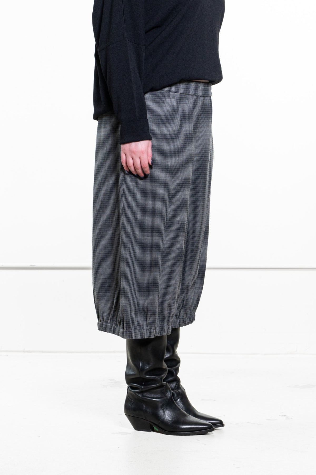 Gray Mini Houndstooth Pull-On Cropped Balloon Pants