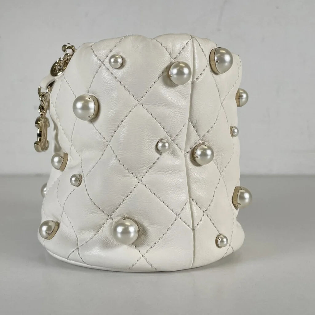 About Pearls White Leather Bucket Bag 21S