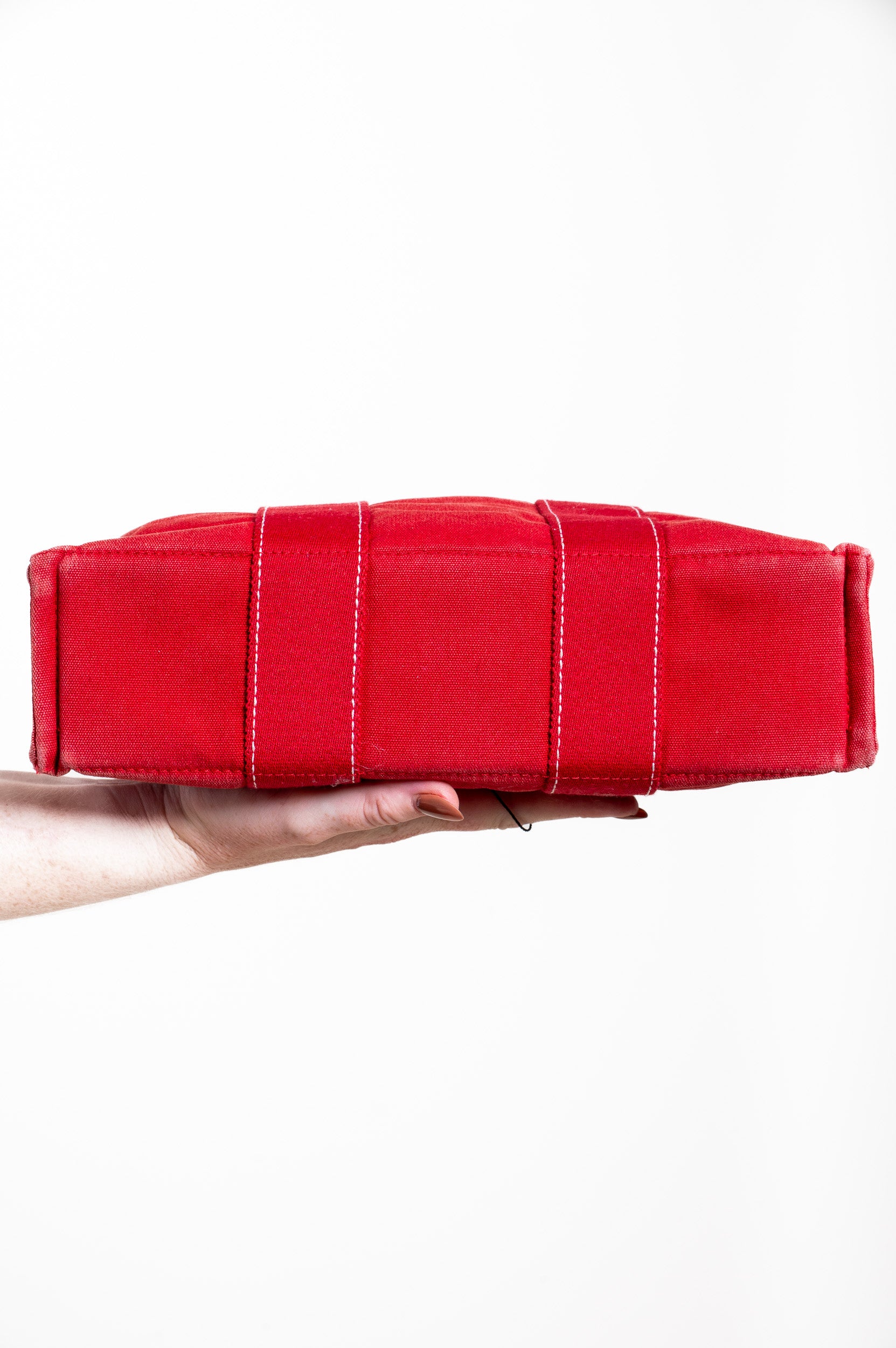 Bottom view of Hermès Red Fourre-Tout Bag