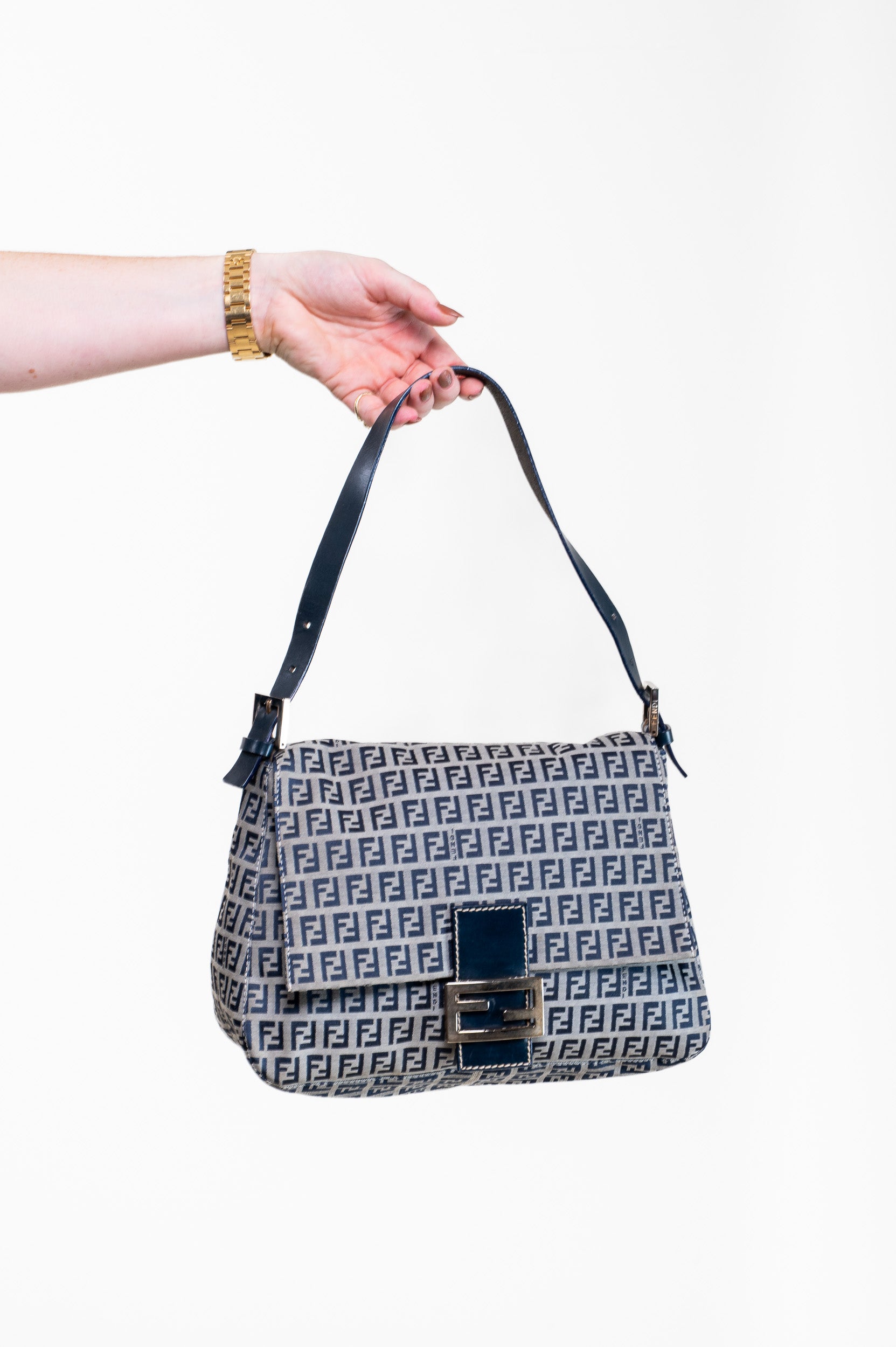 Vintage Zucchino Navy Canvas Mamma Baguette
Shoulder Bag