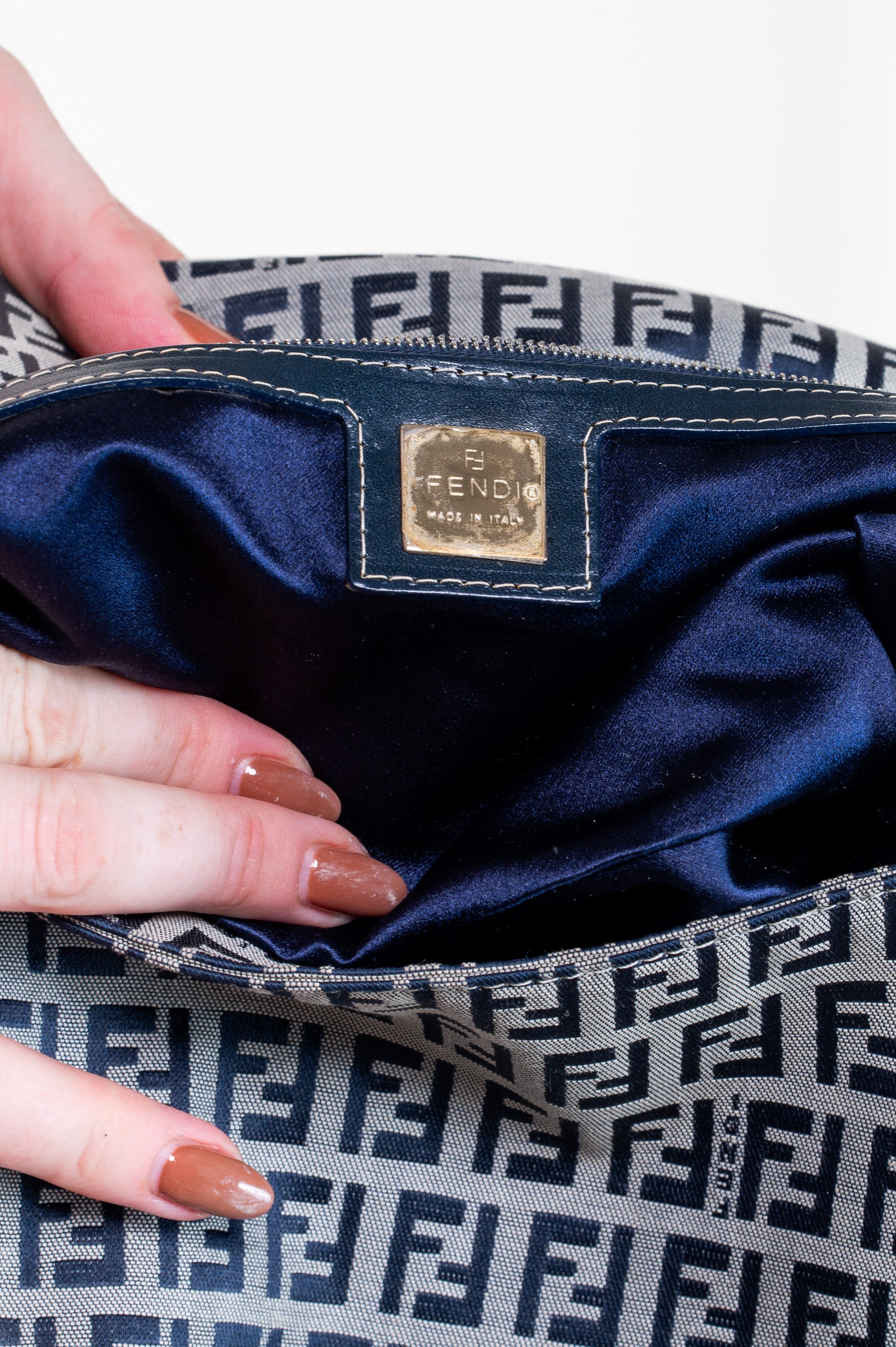 Vintage Zucchino Navy Canvas Mamma Baguette
Shoulder Bag