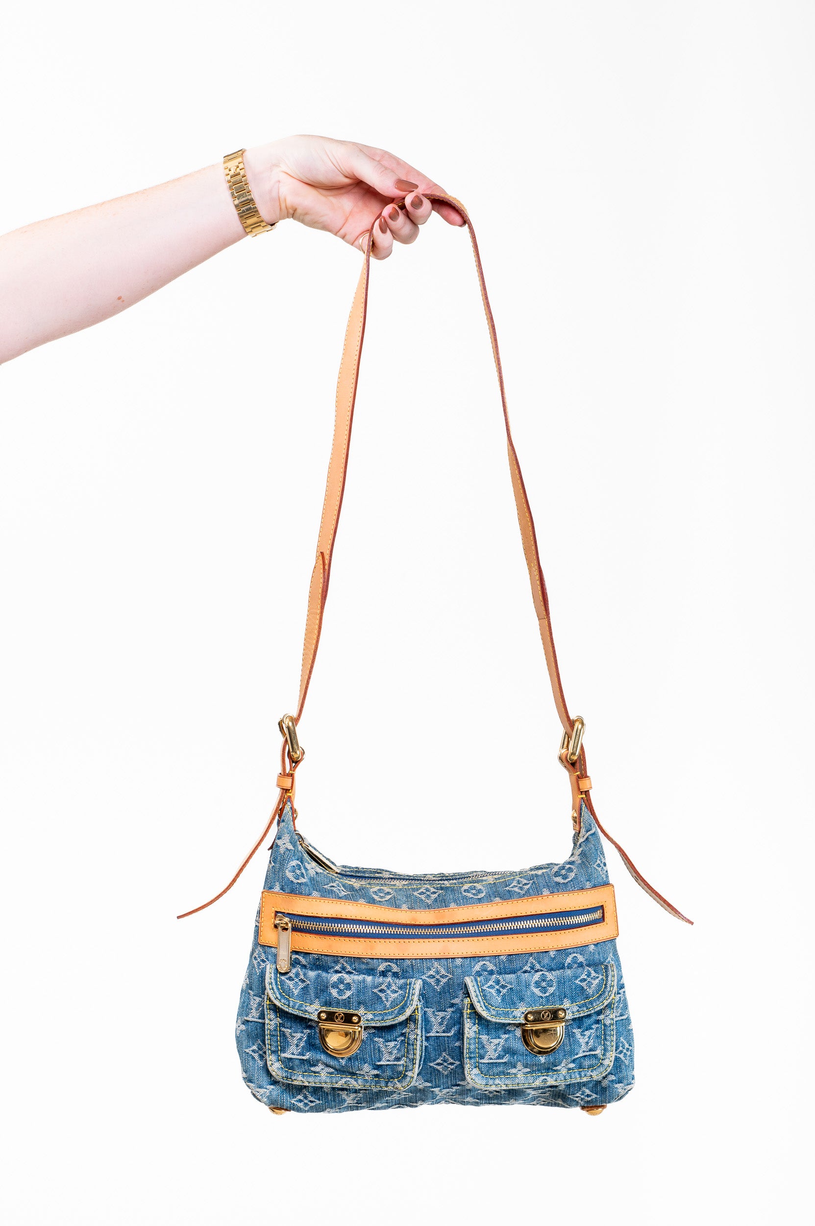 Vintage Monogram Denim Buggy PM
Shoulder Bag