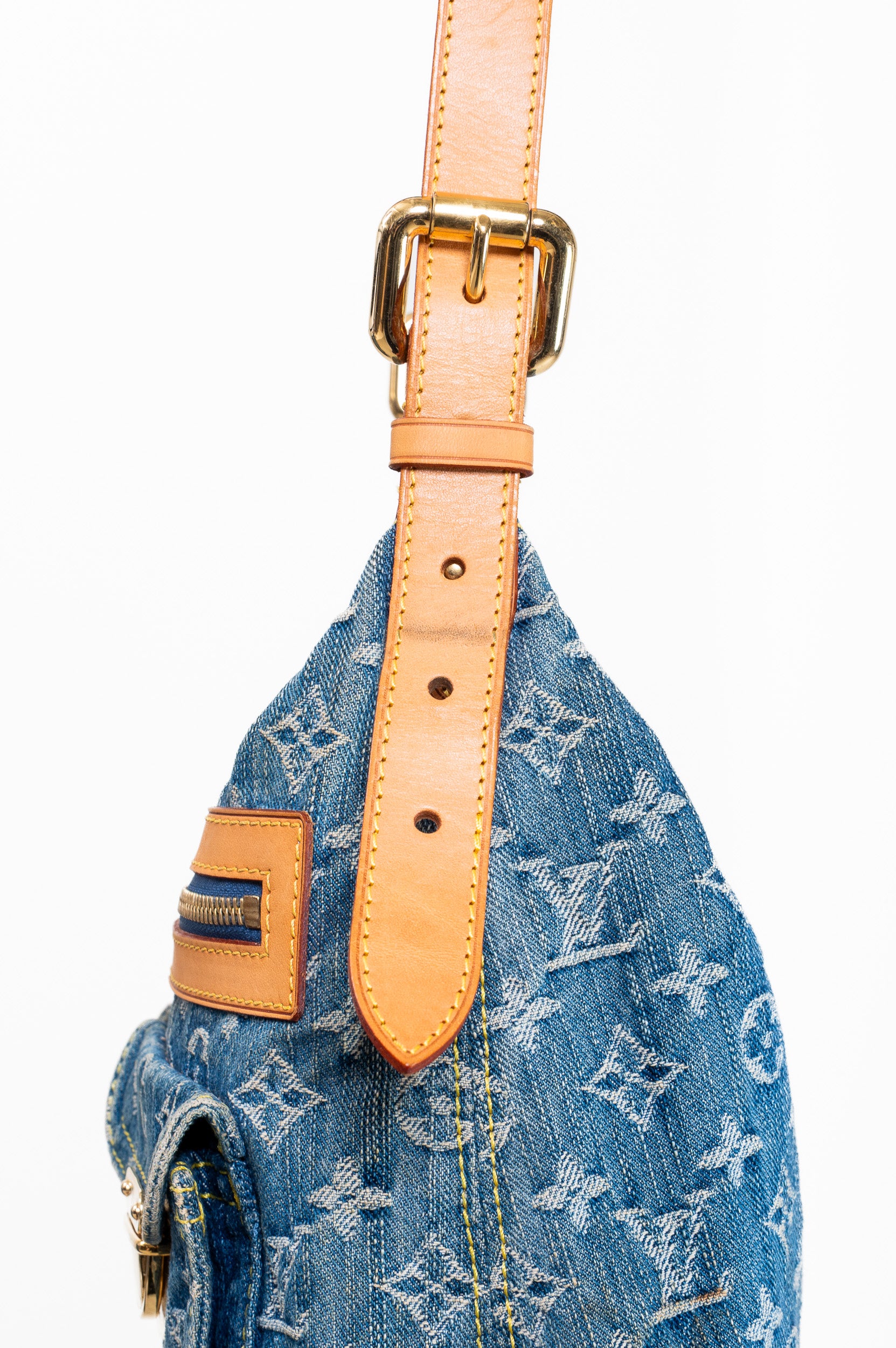 Vintage Monogram Denim Buggy PM
Shoulder Bag