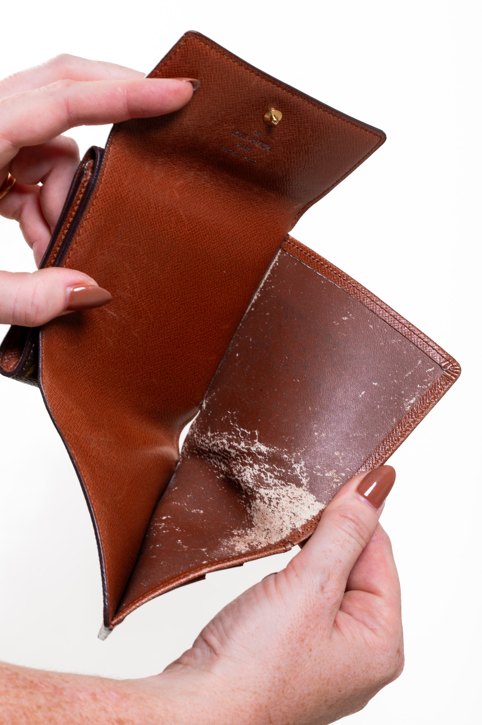 Additonal interior view of Louis Vuitton Vintage Monogram Portefeuille Elise Wallet