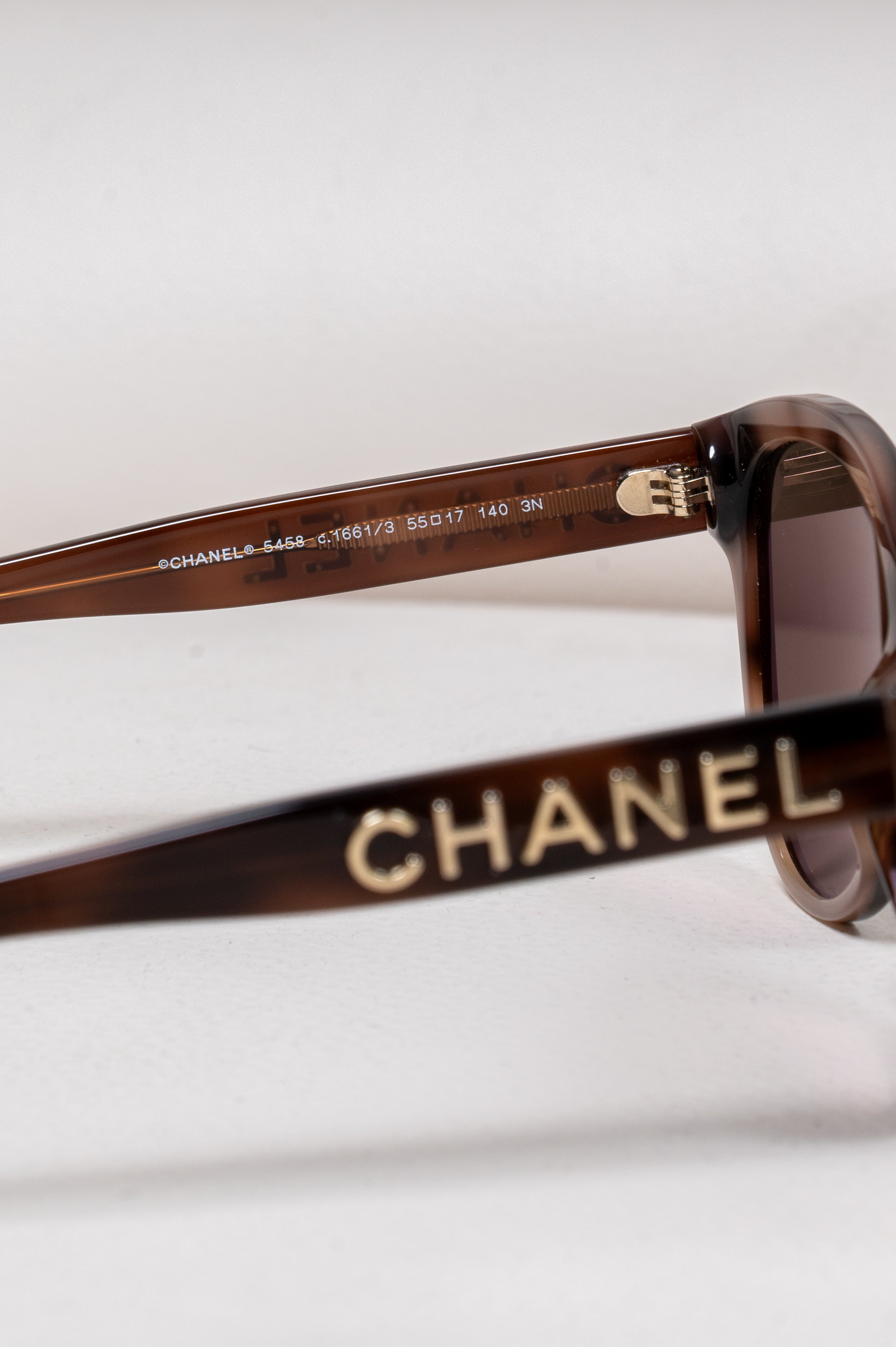 Brown Round Cat-Eye Sunglasses