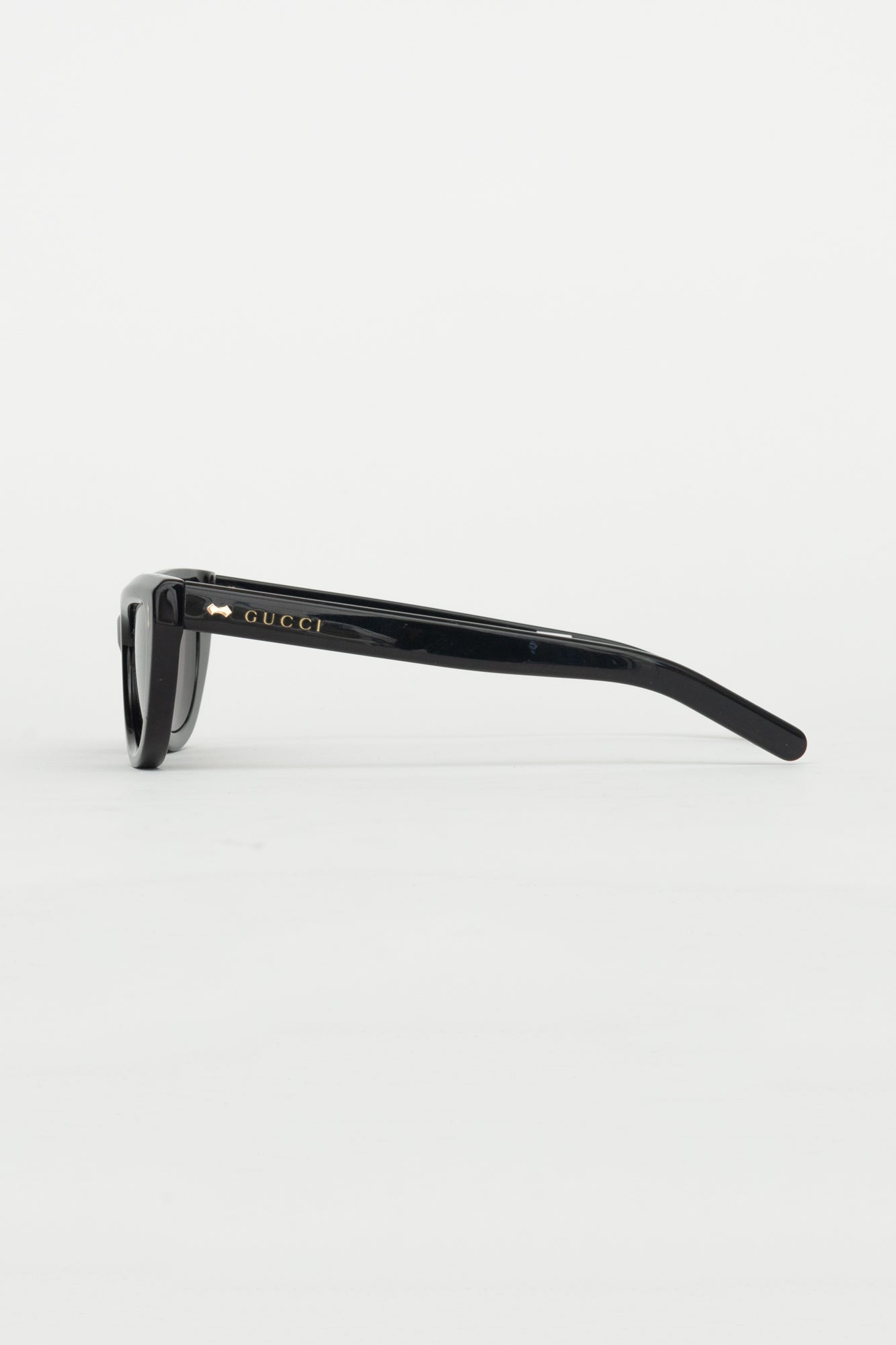 Black Cat-eye Frame Sunglasses