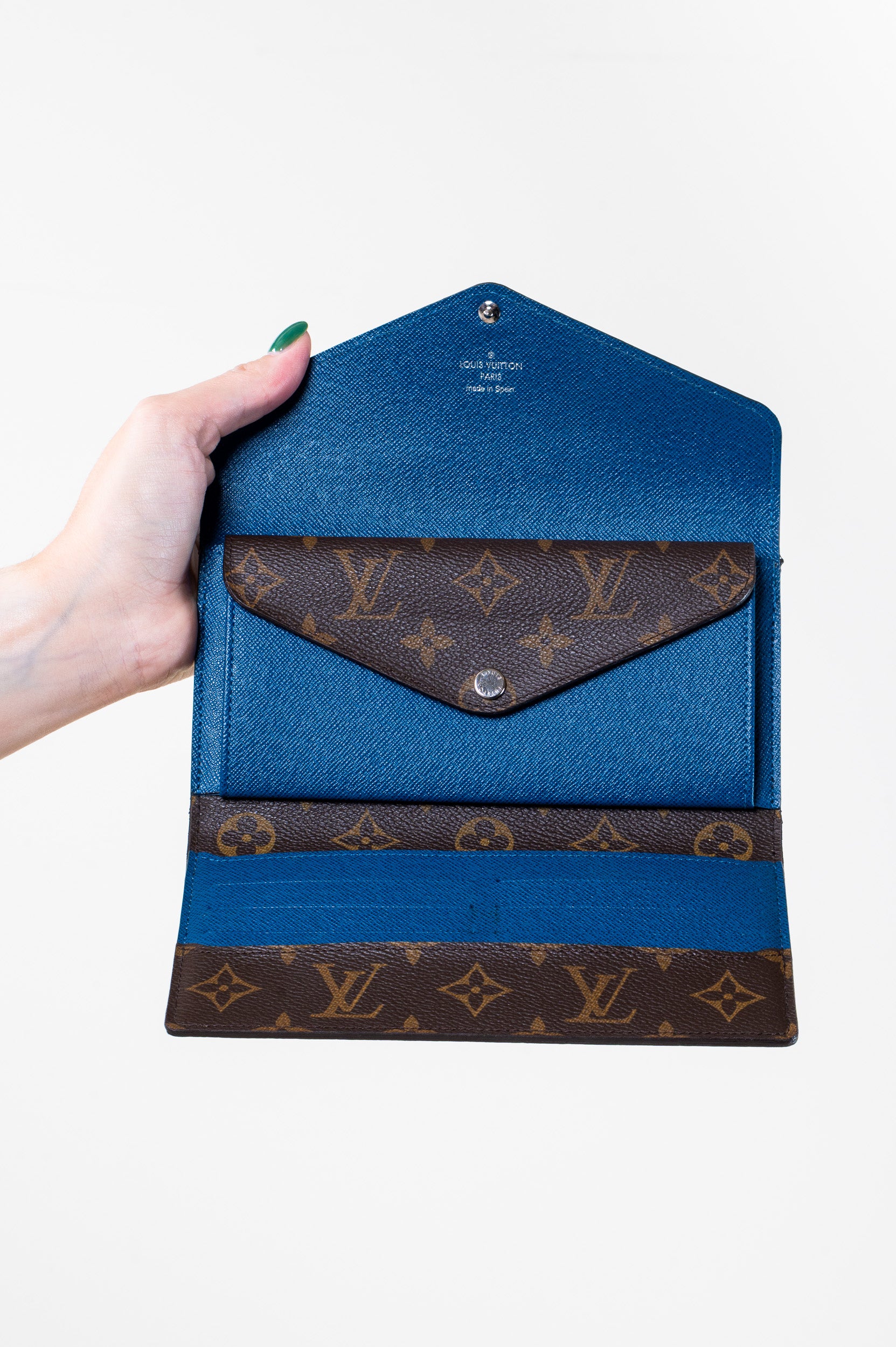 Inside view of Louis Vuitton Monogram Blue Epi Marie-Lou Long Wallet