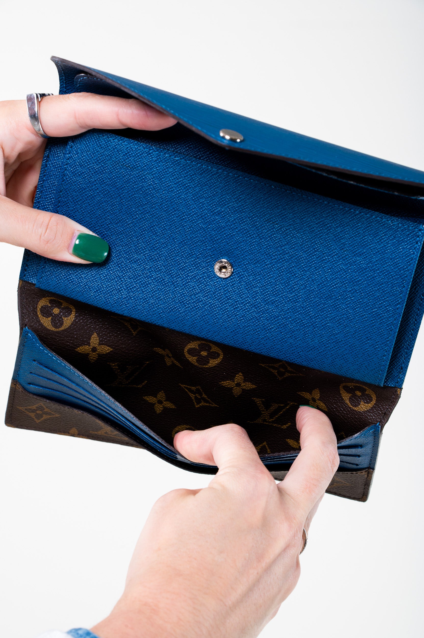 Interior view of Louis Vuitton Monogram Blue Epi Marie-Lou Long Wallet