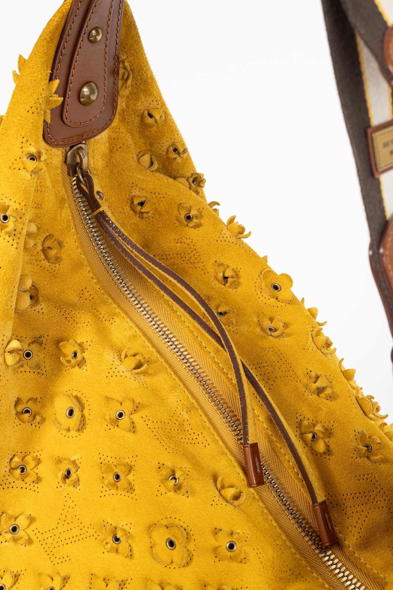 Onatah Fleurs GM Mais Suede Hobo Bag