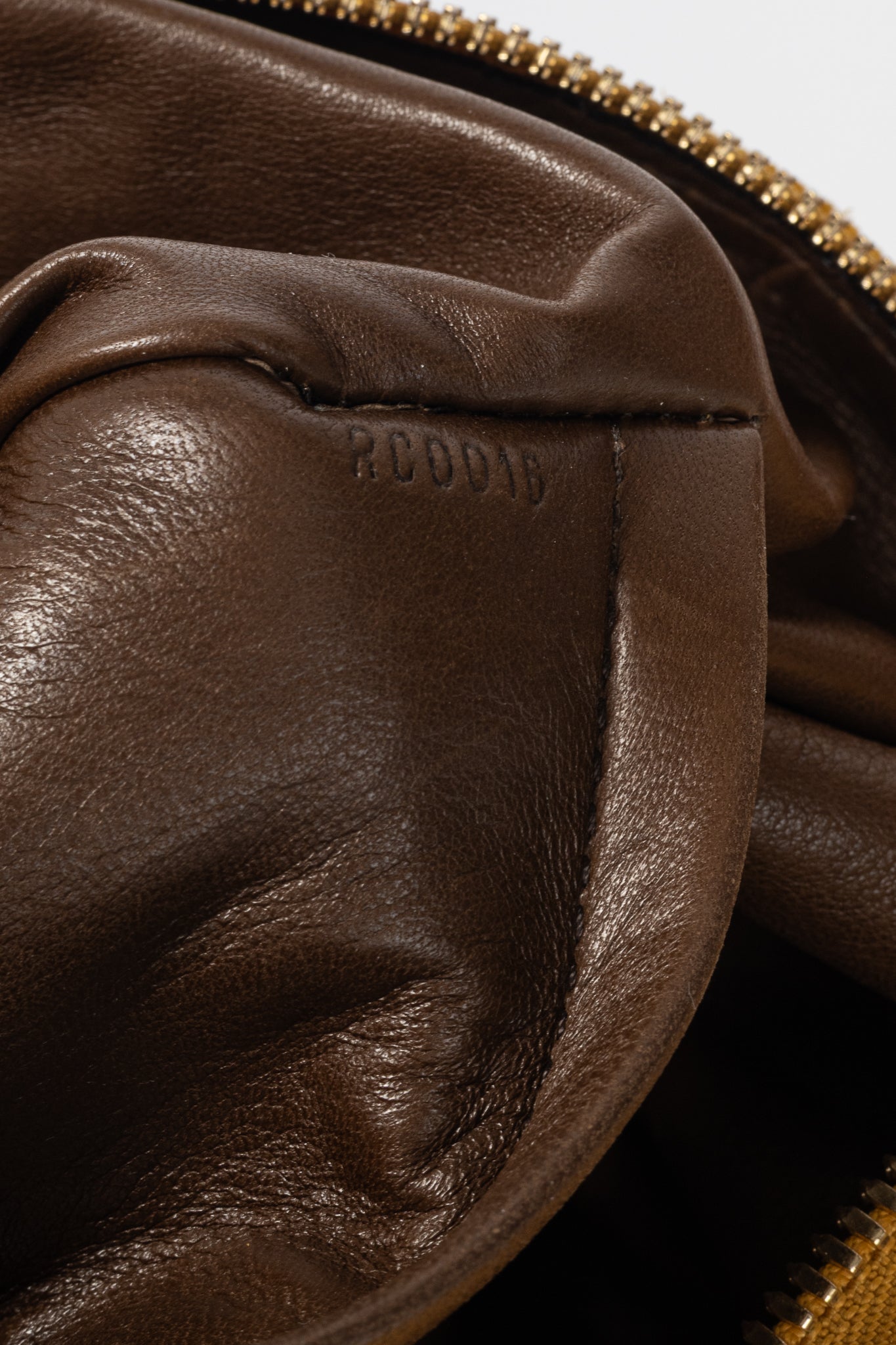 Onatah Fleurs GM Mais Suede Hobo Bag