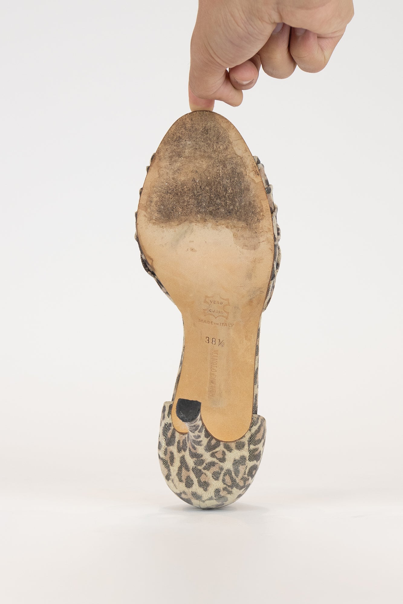 Gold Resin Buckle Cheetah Print Pump