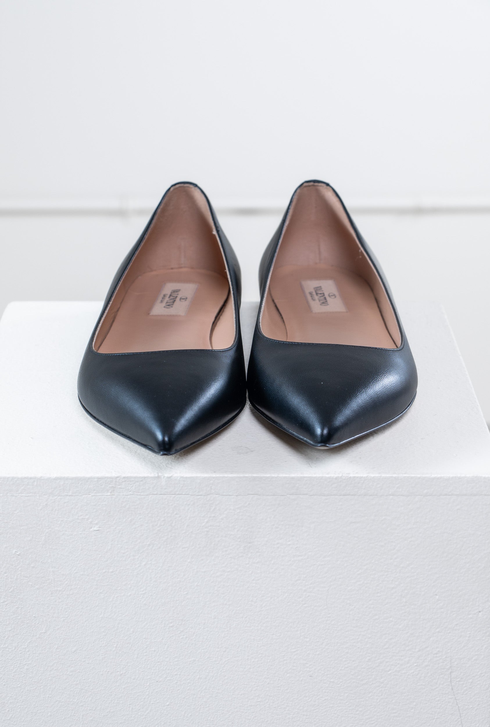 Black Ballerina Flats with Single Stud