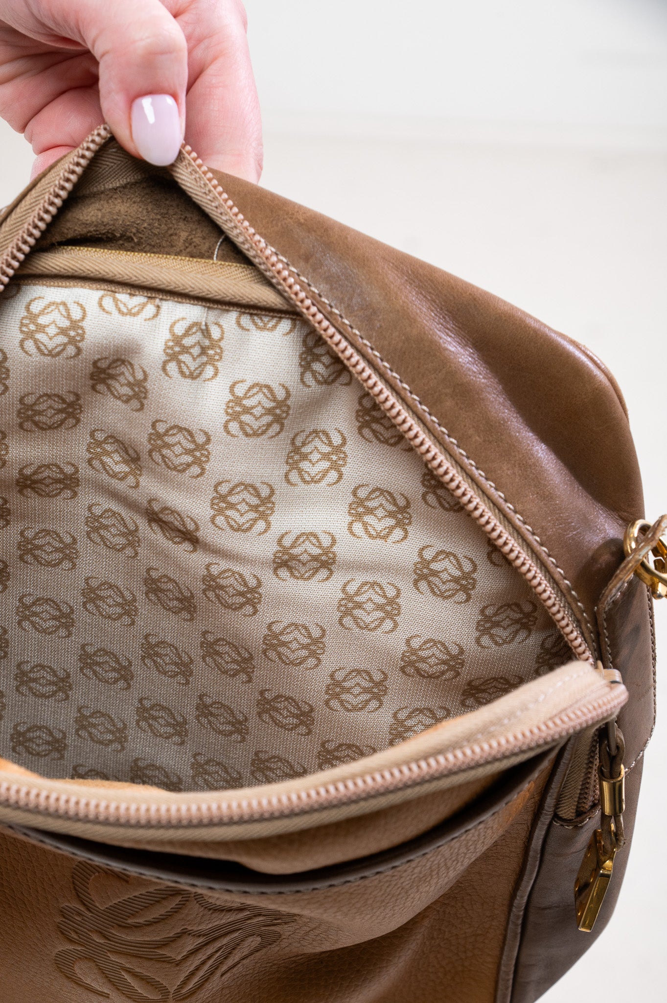Vintage Anagram Shoulder Crosbody Leather Bag