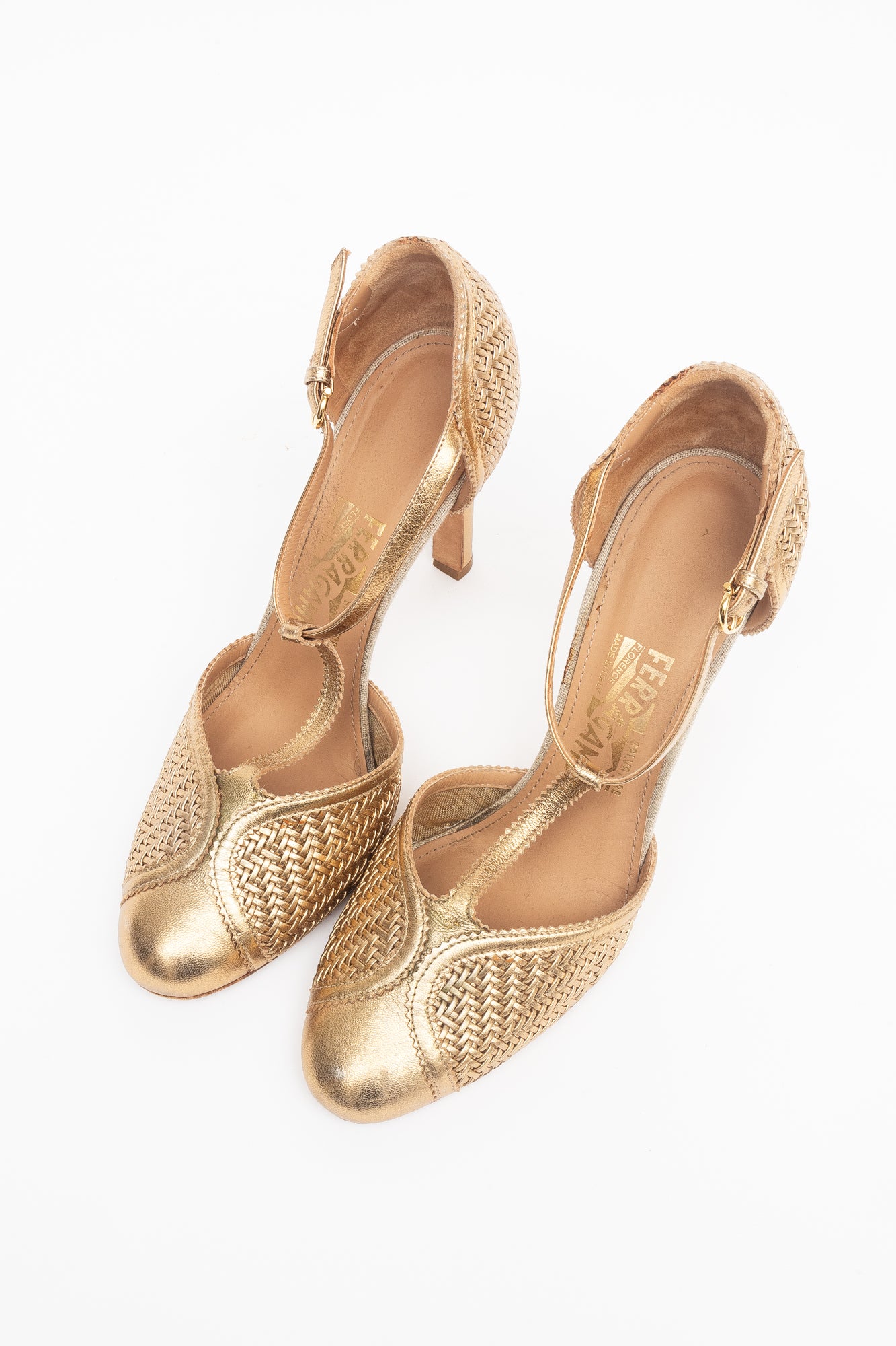 Gold Metallic Woven Close Toed Pumps