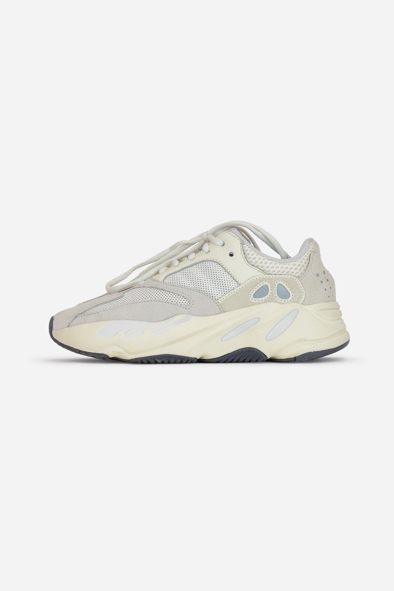 Yeezy Boost 700 Analog