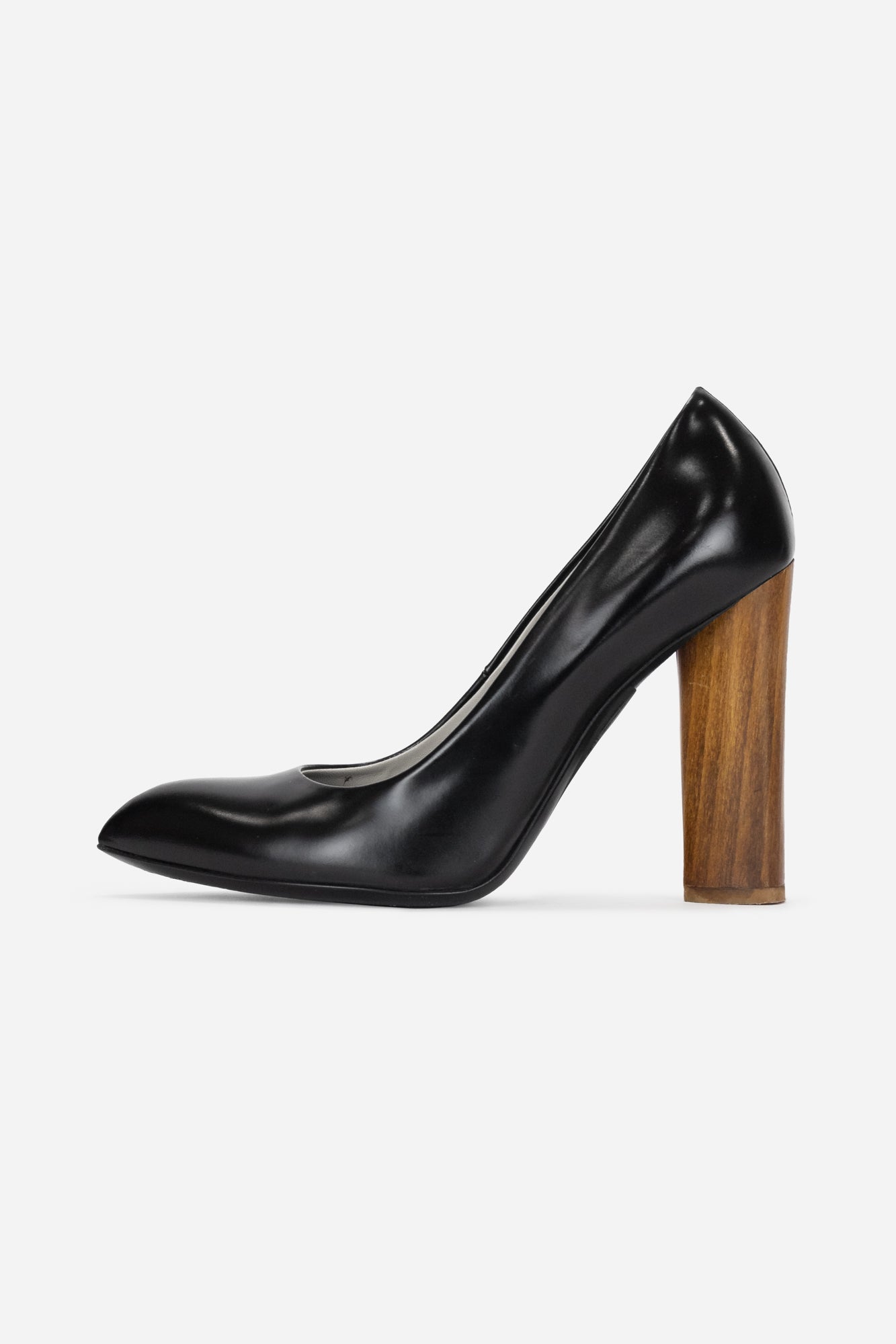 Wooden hot sale heel pumps