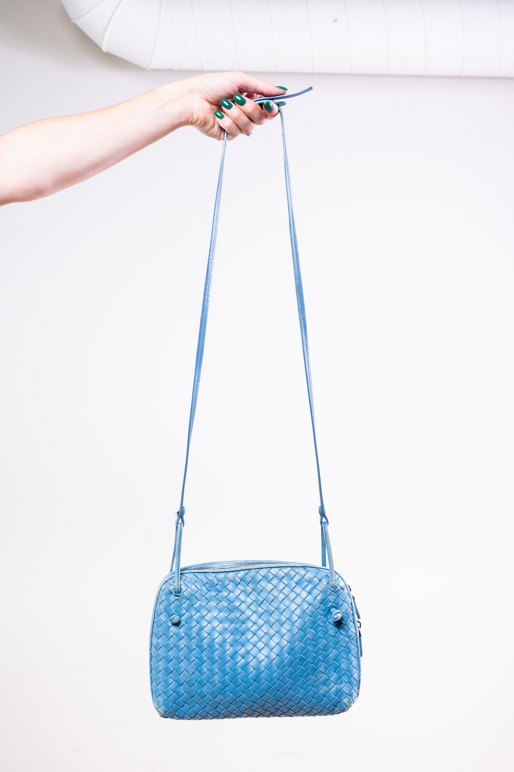Veneta Nodini Crossbody Nappa Shoulder Bag