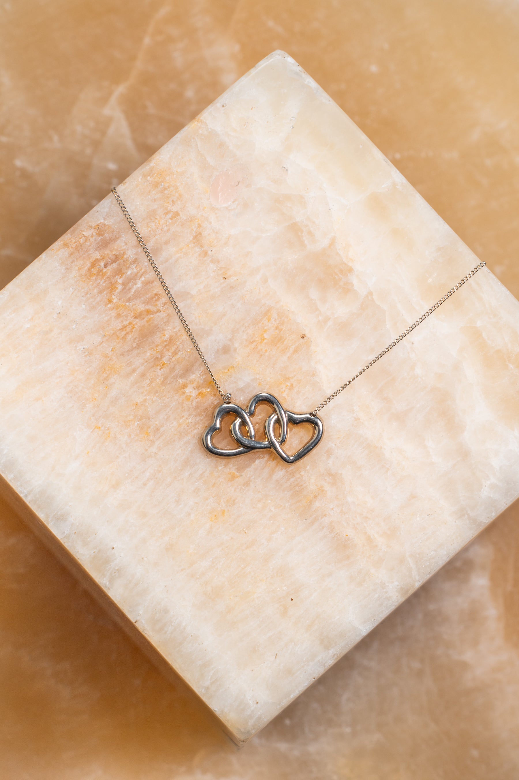 Silver three heart pendant neacklace