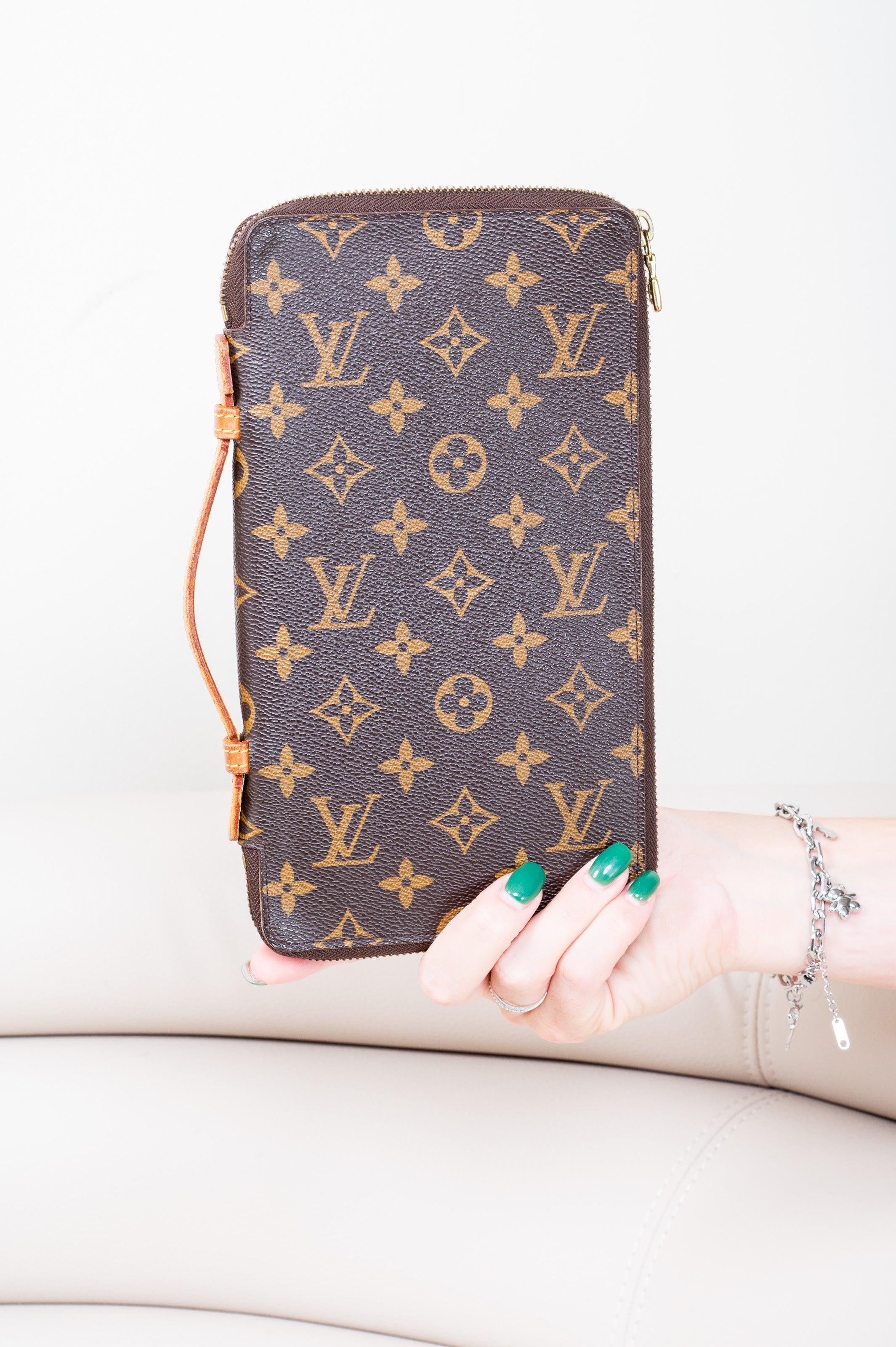 Vintage Monogram Large Zippy Organizer