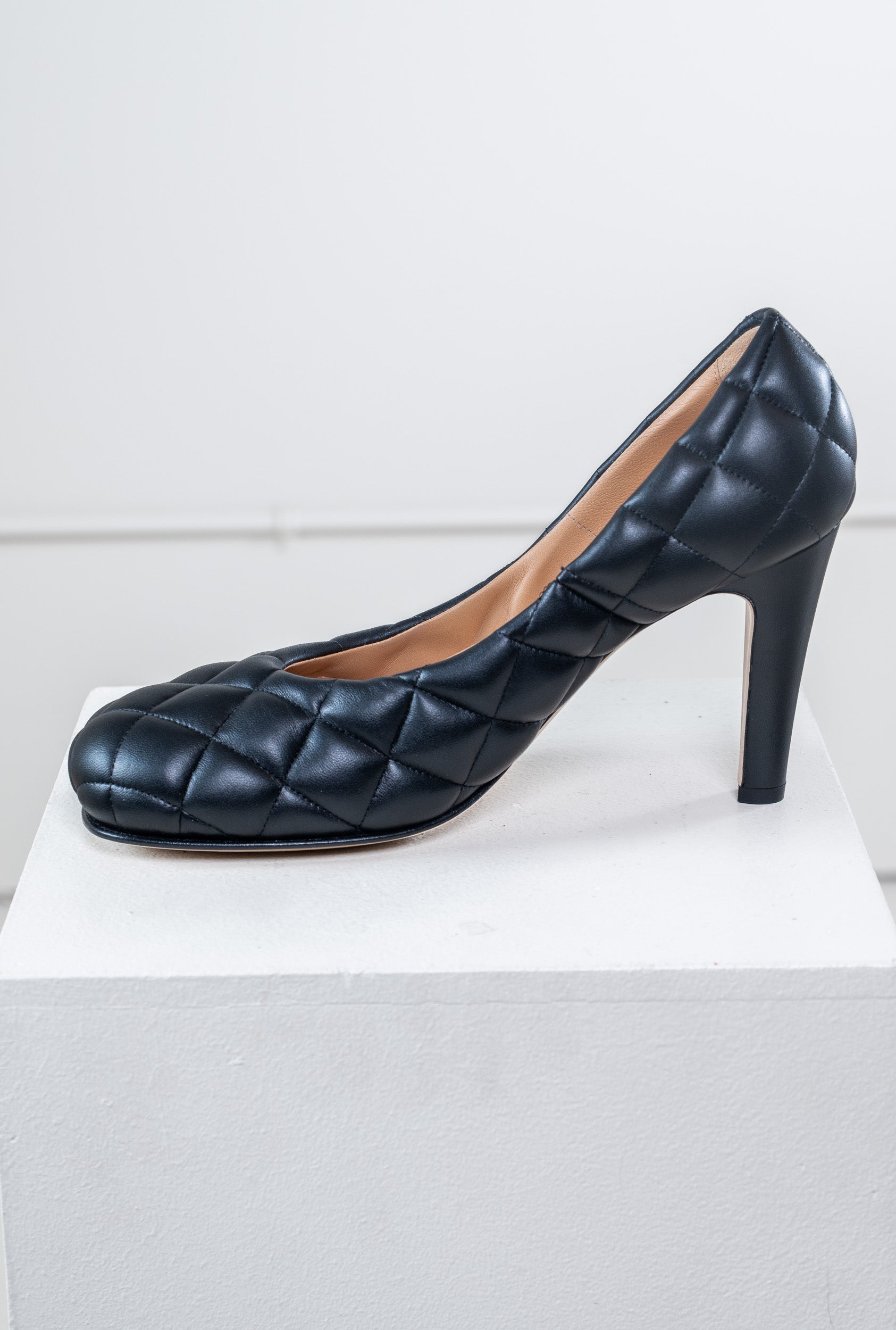 Black Puffy Quilted Leather Round Pump
