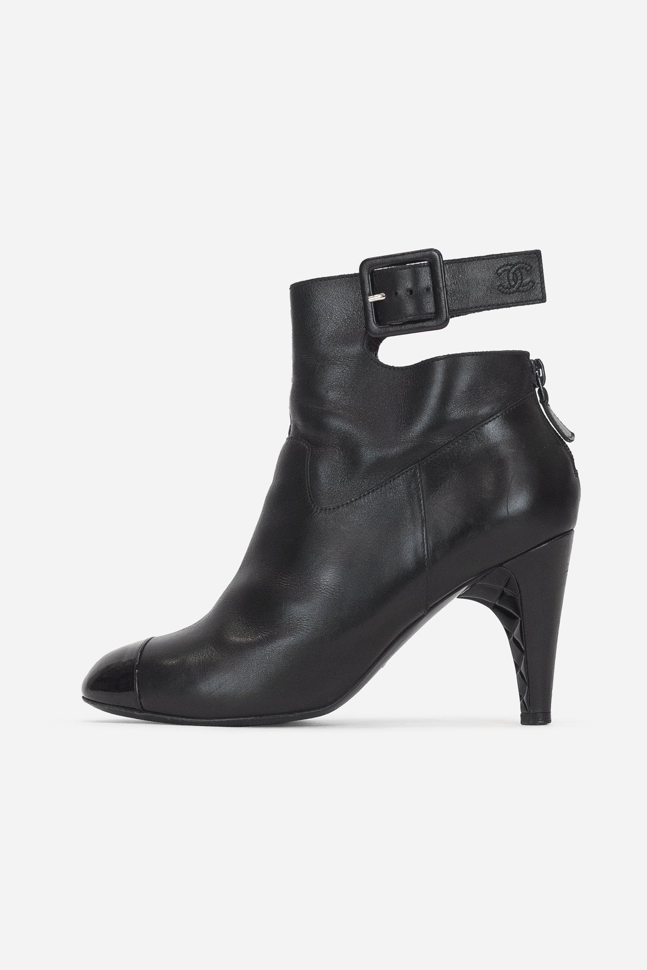 CC Buckle Cap Toe Leather Pump Boot Leather/Patent