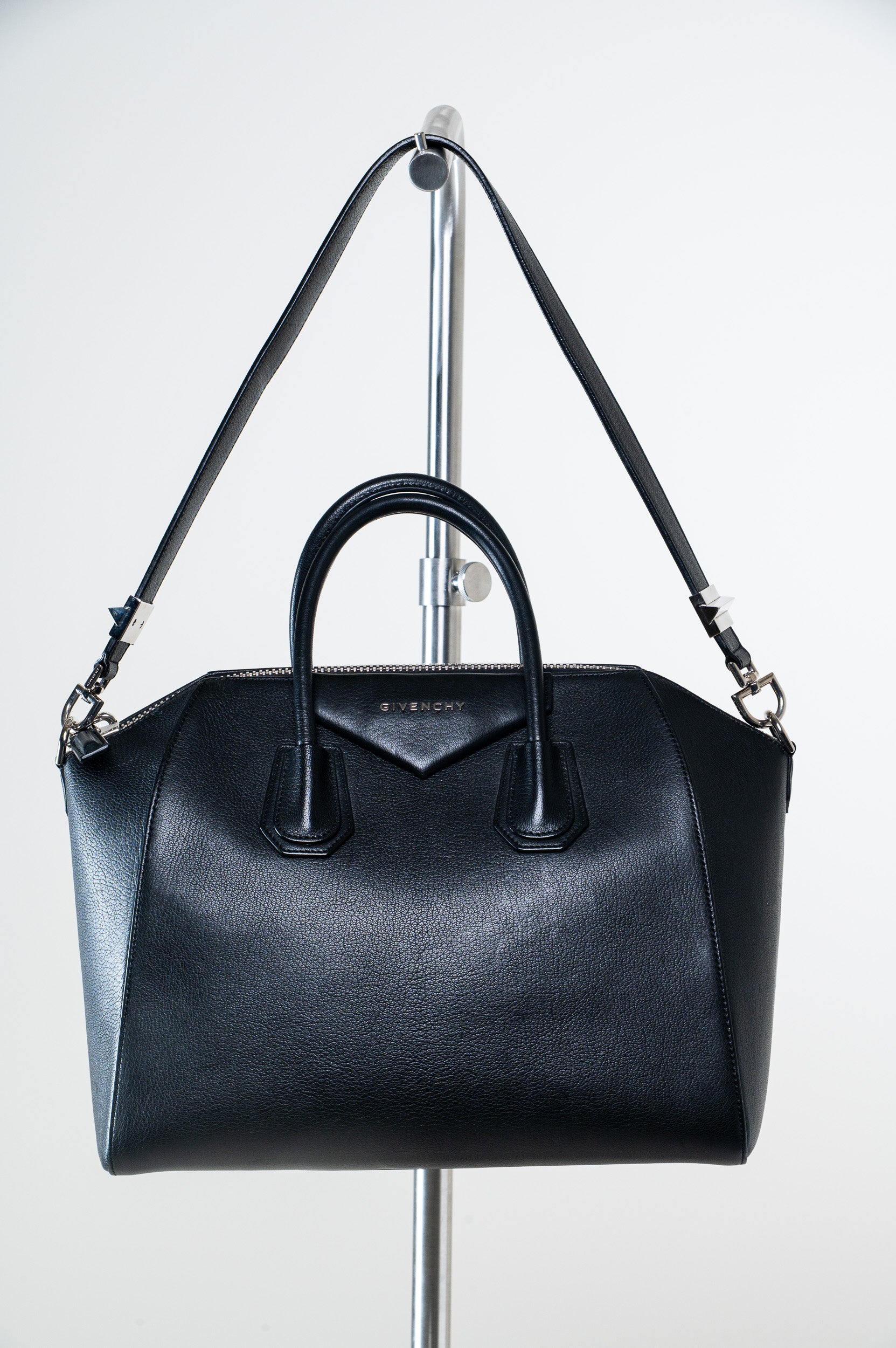 Black Medium Antigona Bag Leather
