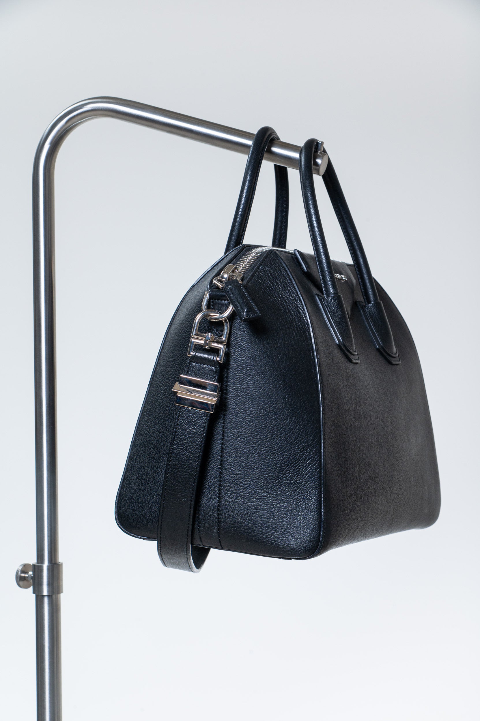 Black Medium Antigona Bag Leather