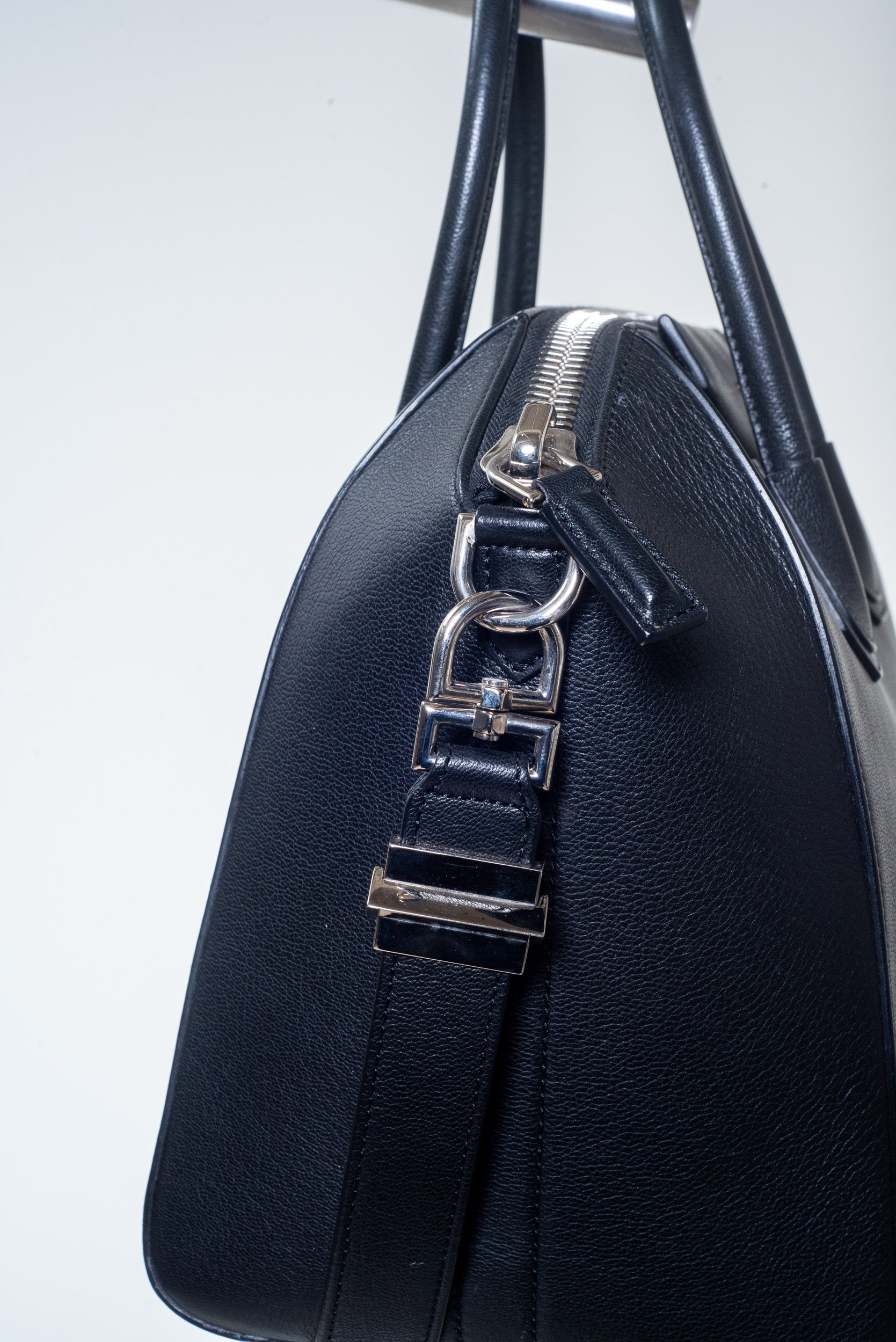 Black Medium Antigona Bag Leather