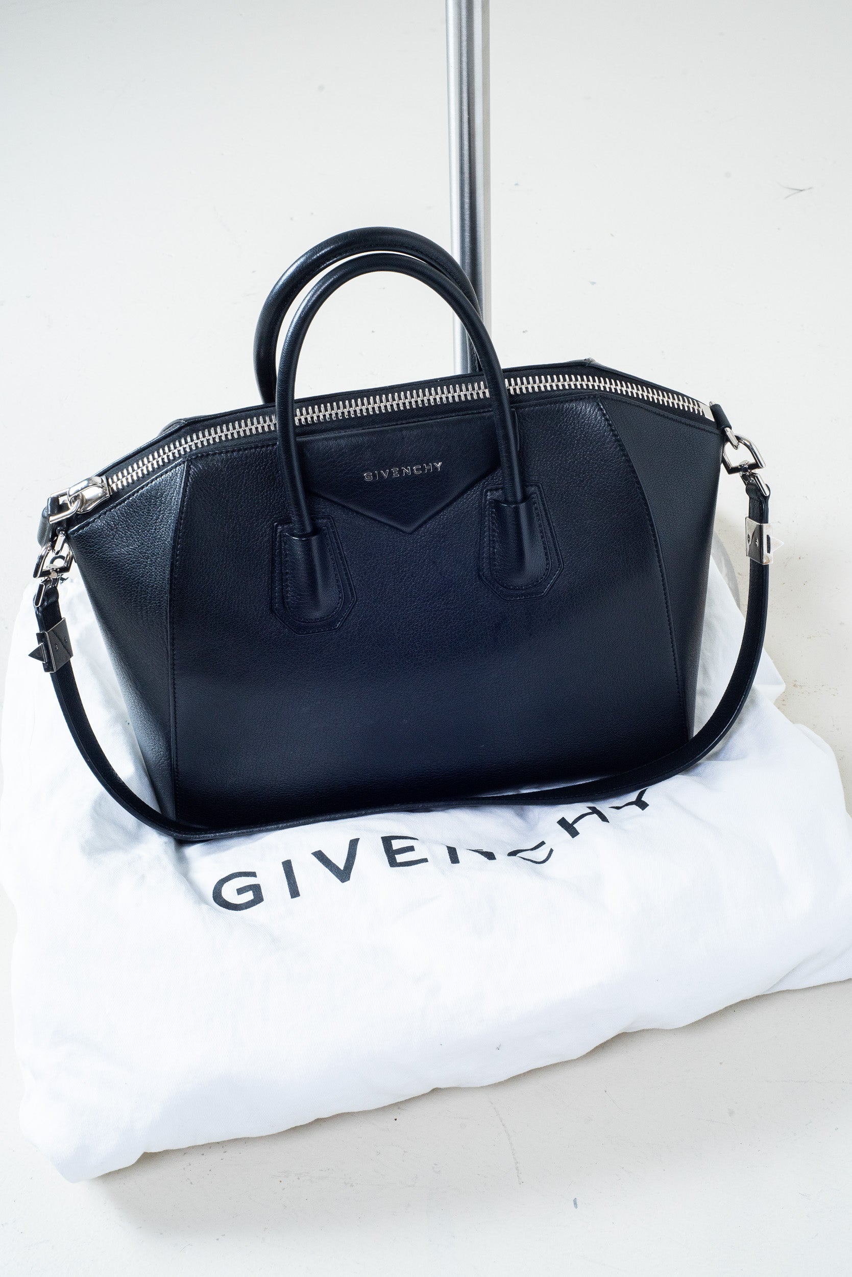 Black Medium Antigona Bag Leather
