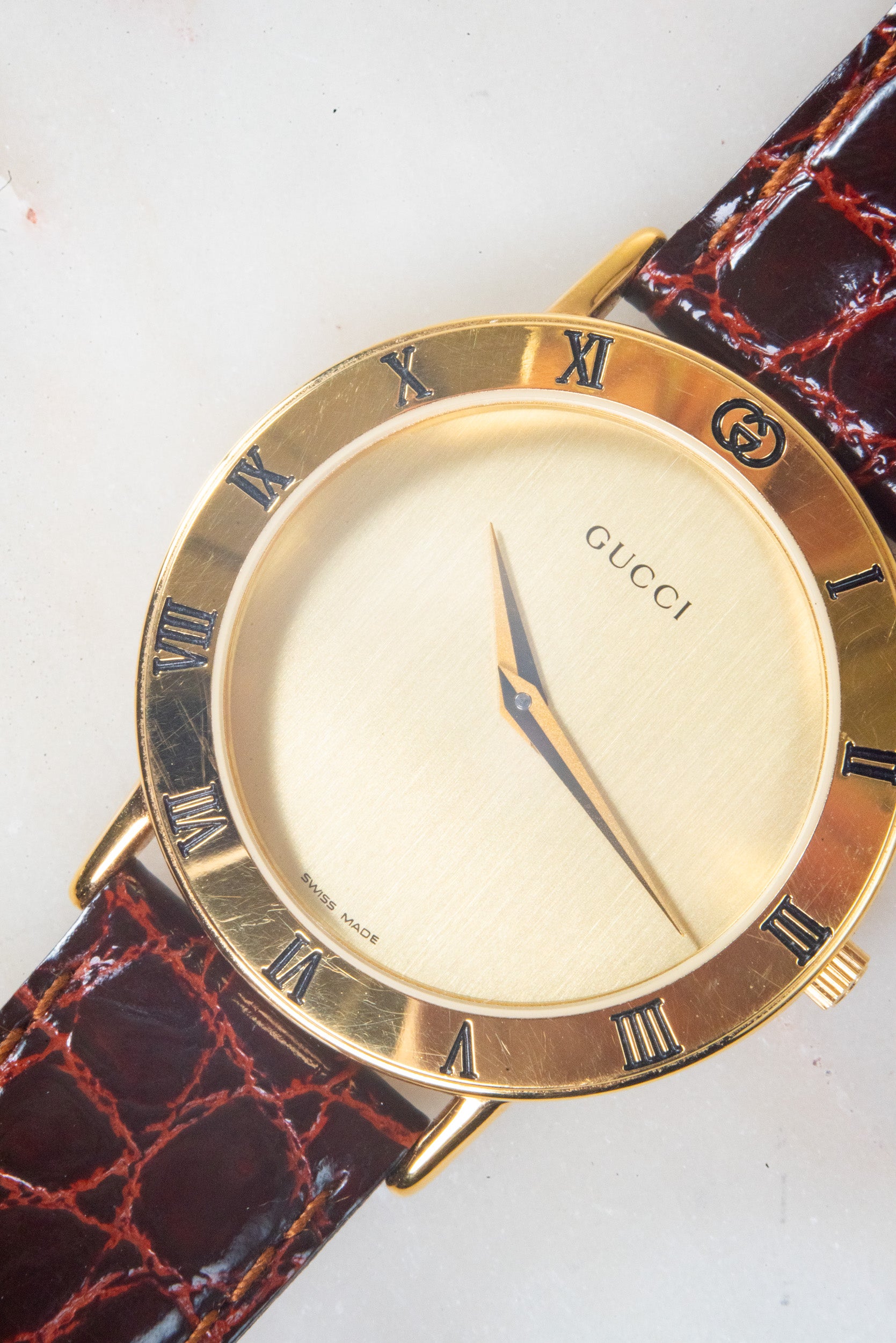 1999 Vintage Gold Tone Watch