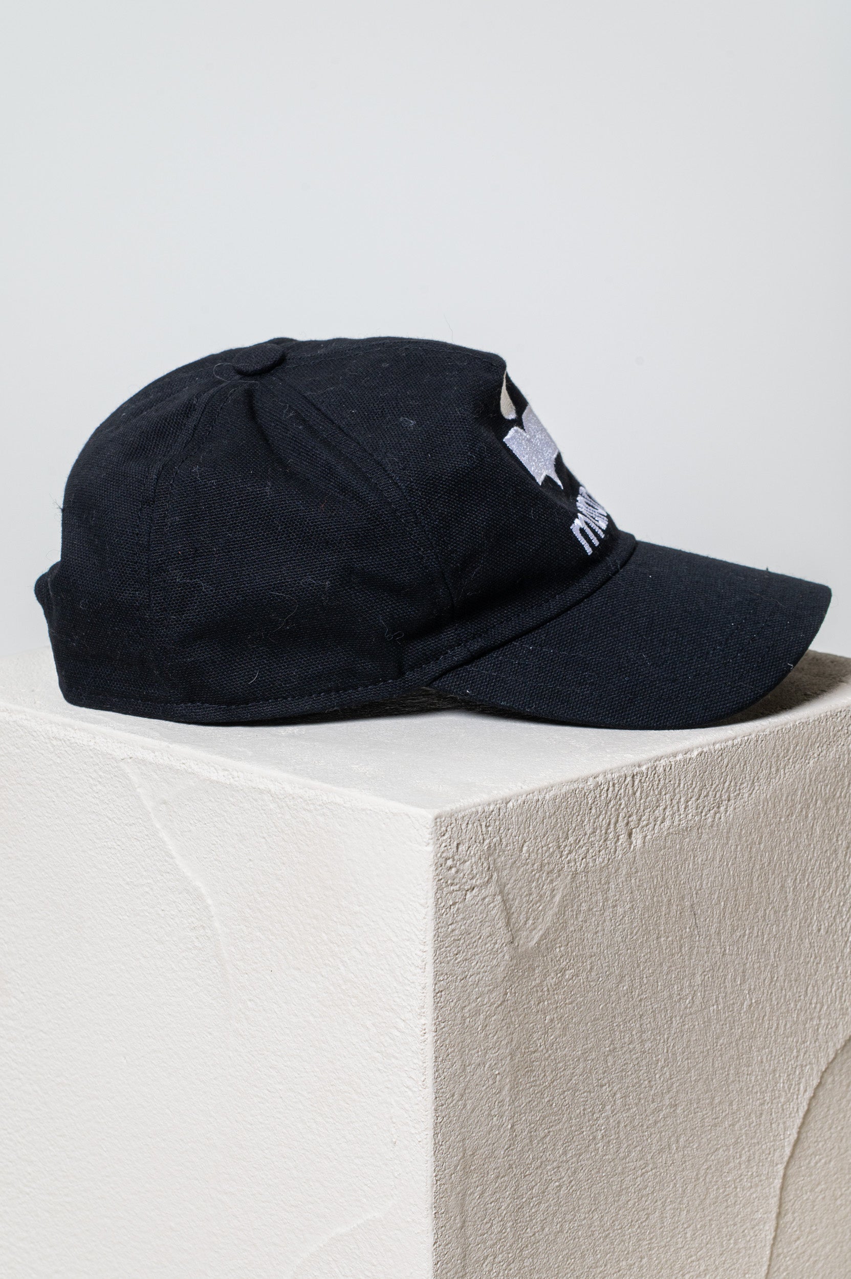 Tyron Black Cap Cotton