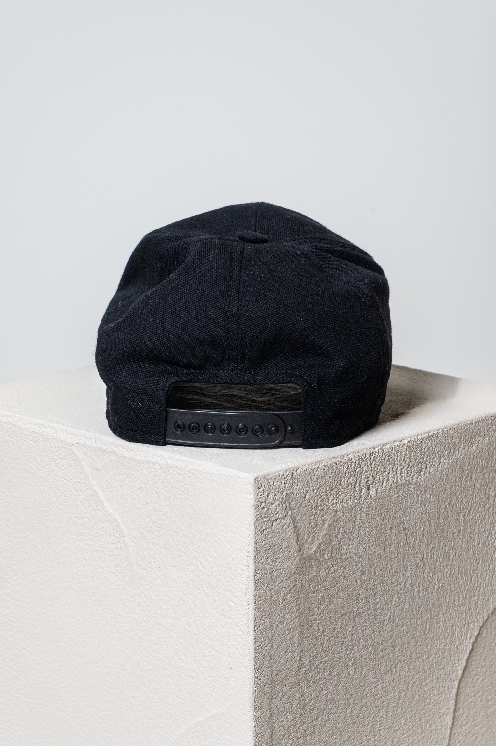 Tyron Black Cap Cotton