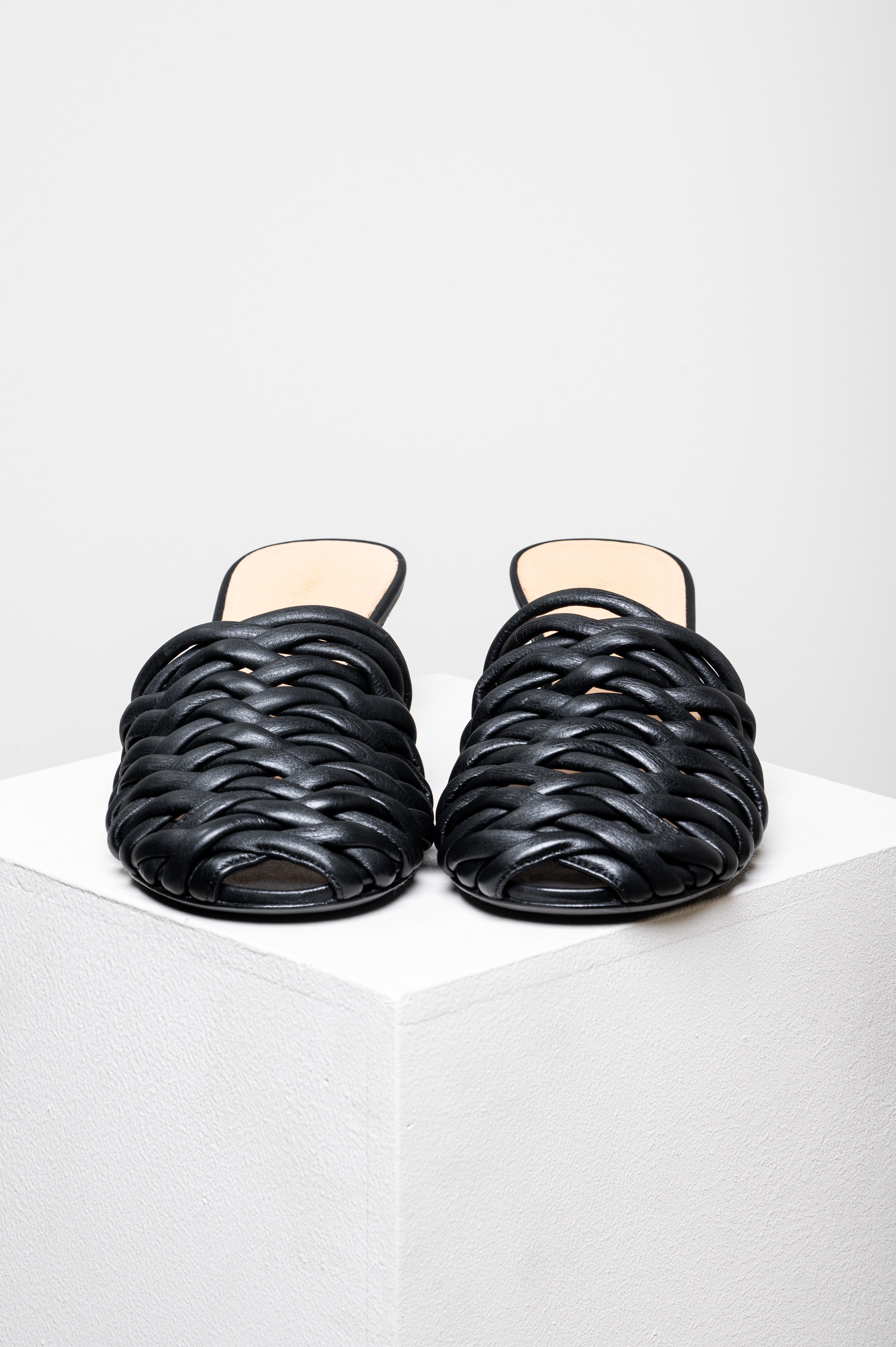 Black Weaved Sandal Leather Pump