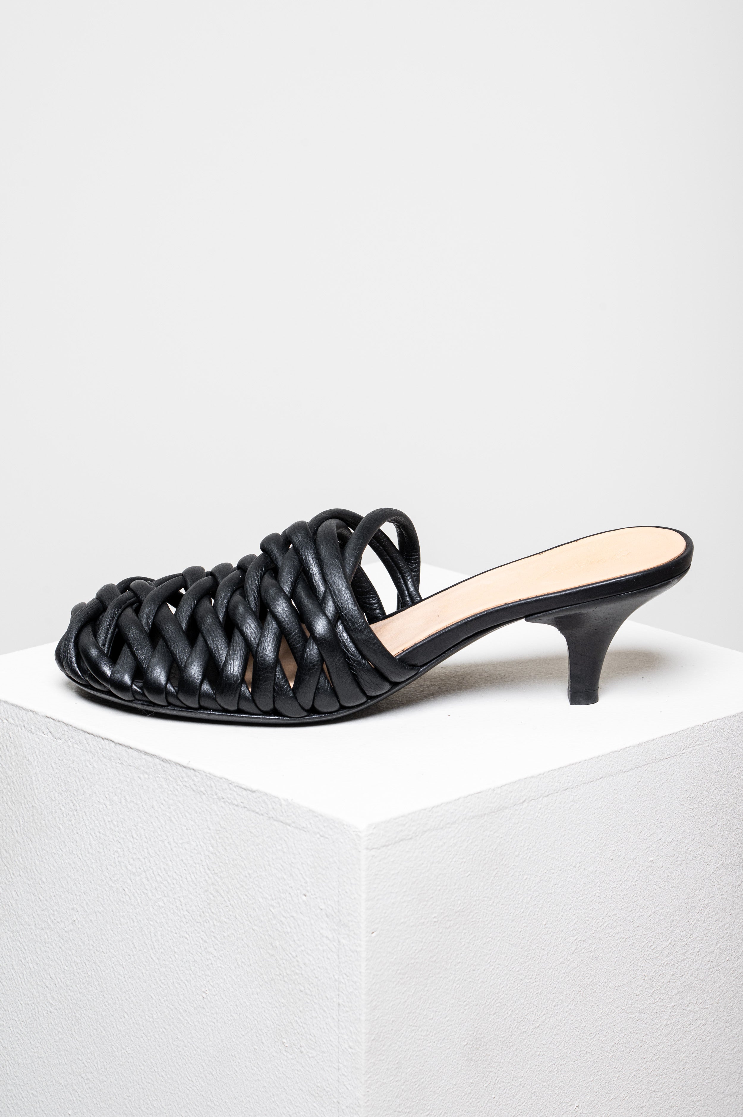 Black Weaved Sandal Leather Pump