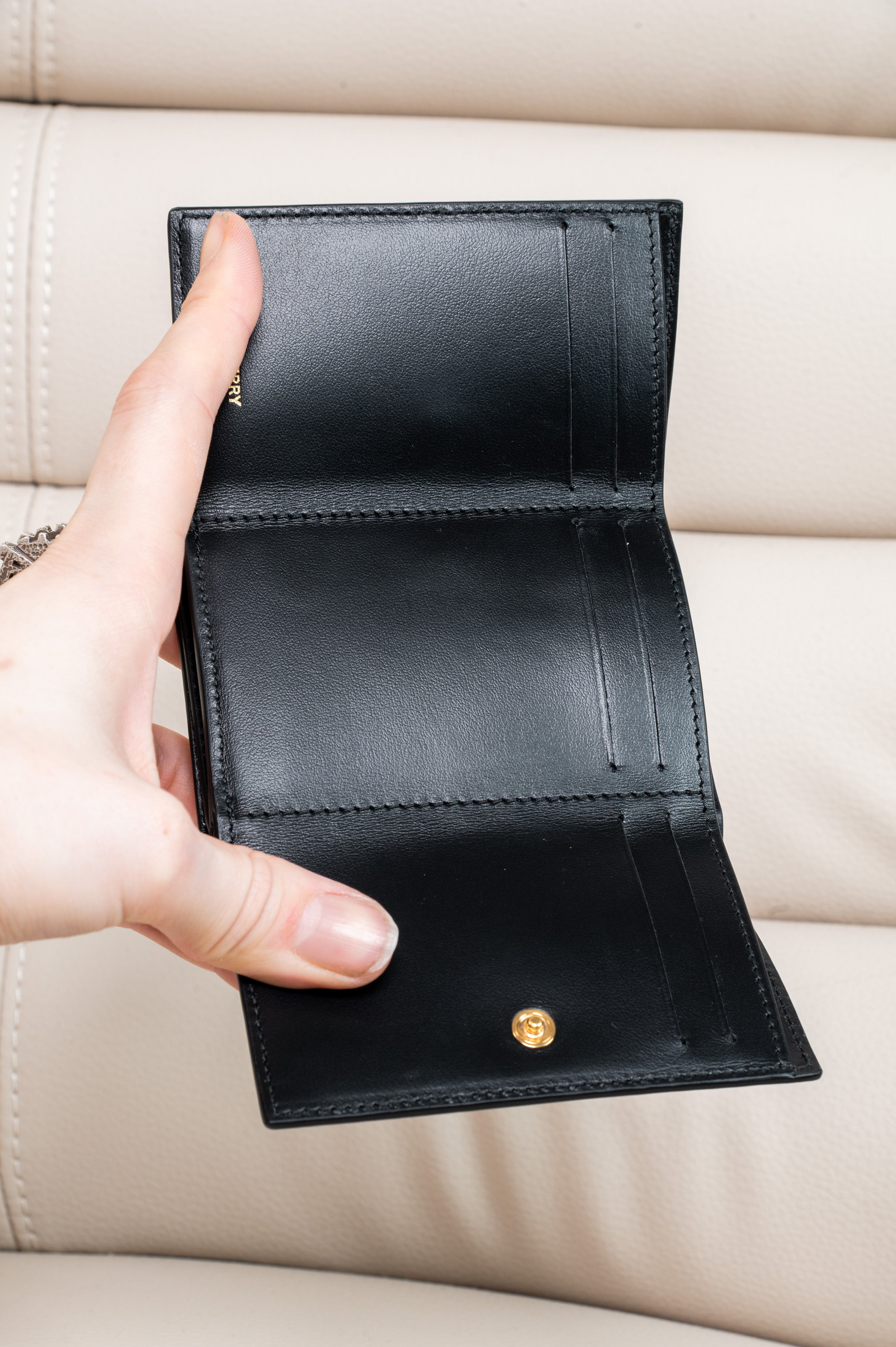 Black Tri-Fold Sidney Wallet