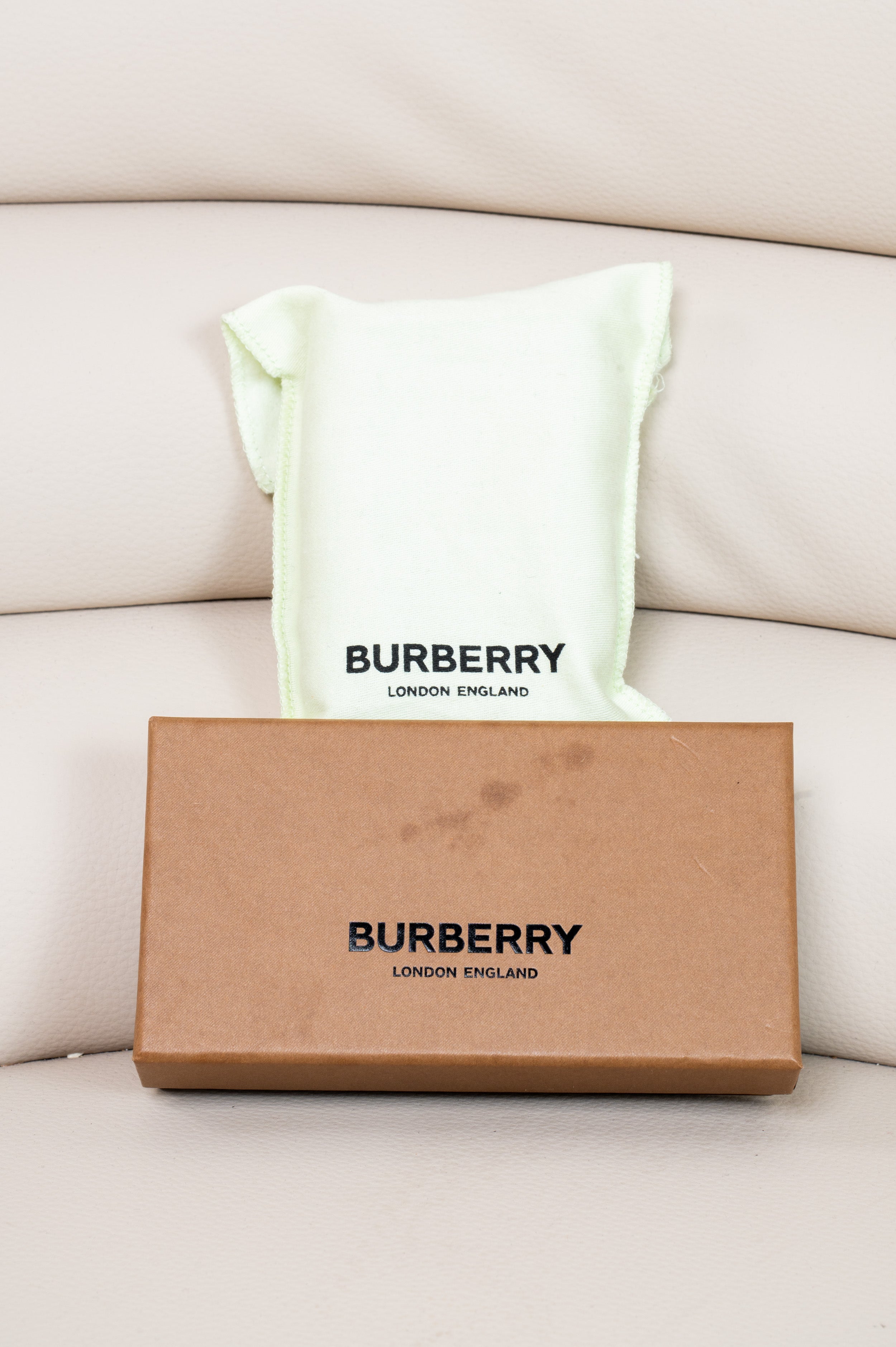 Black Tri-Fold Sidney Wallet