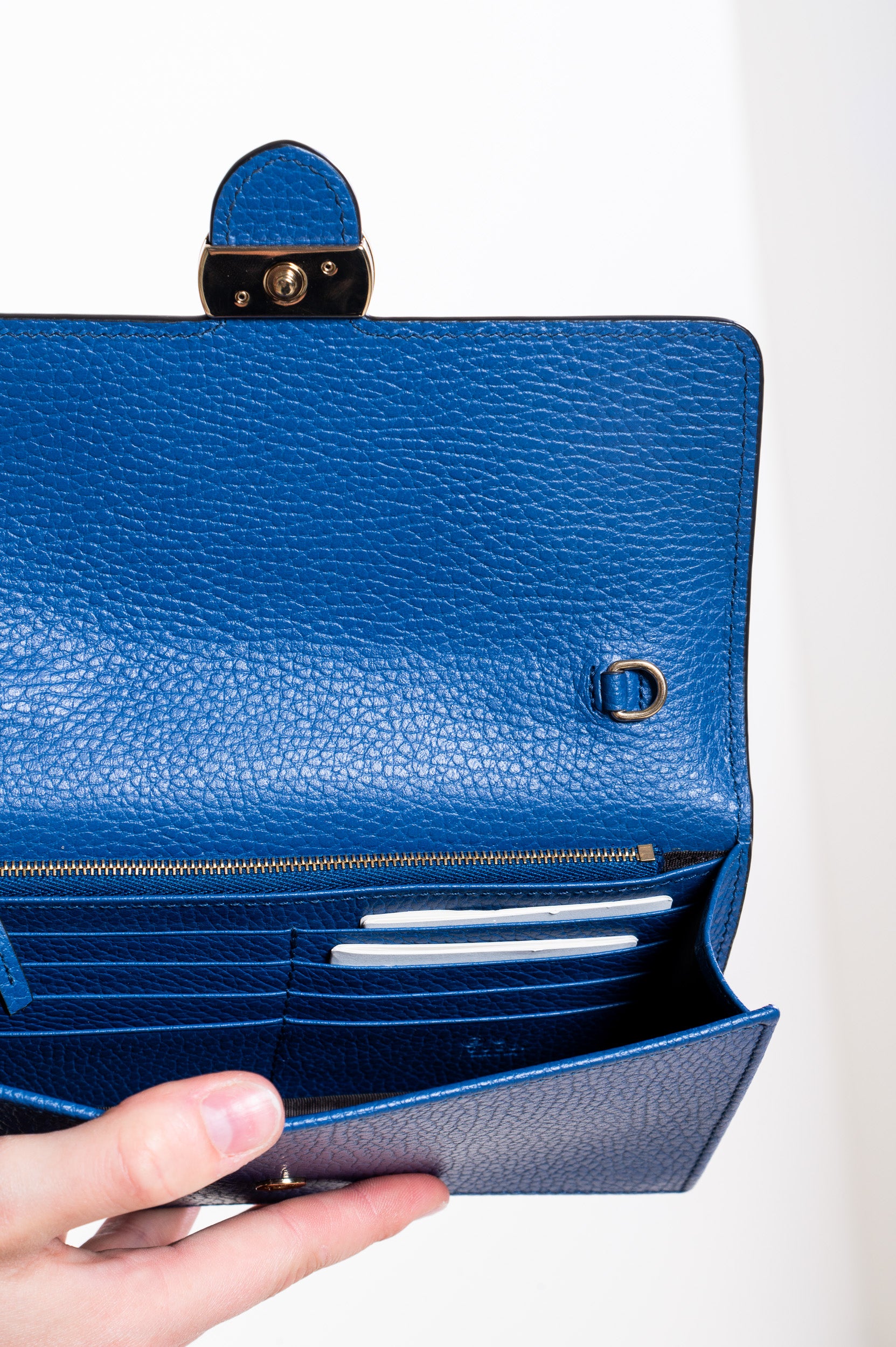 Blue Interlocking G Wallet On Chain