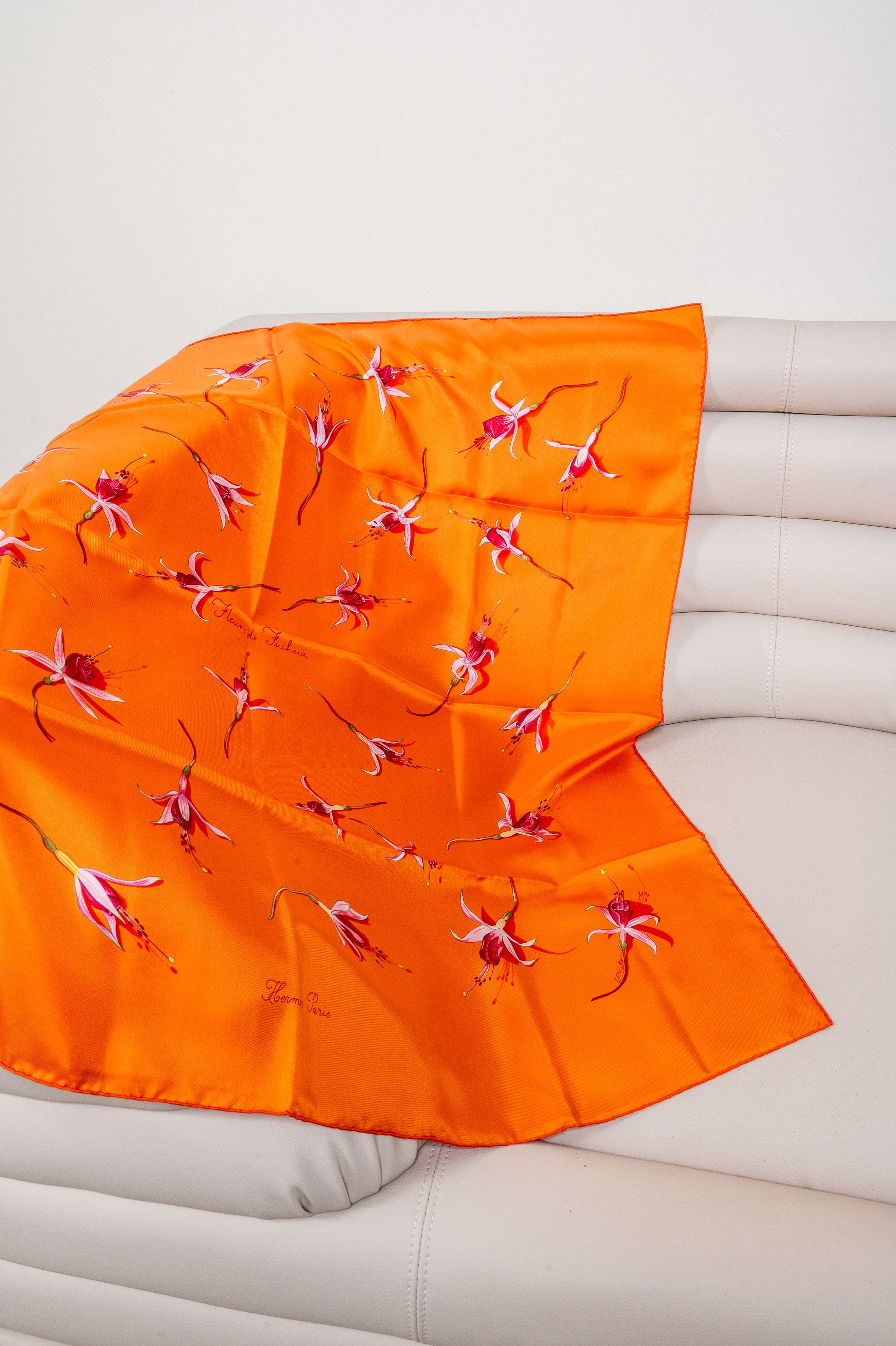 Orange Fleurs de Fuchsia 90 Scarf