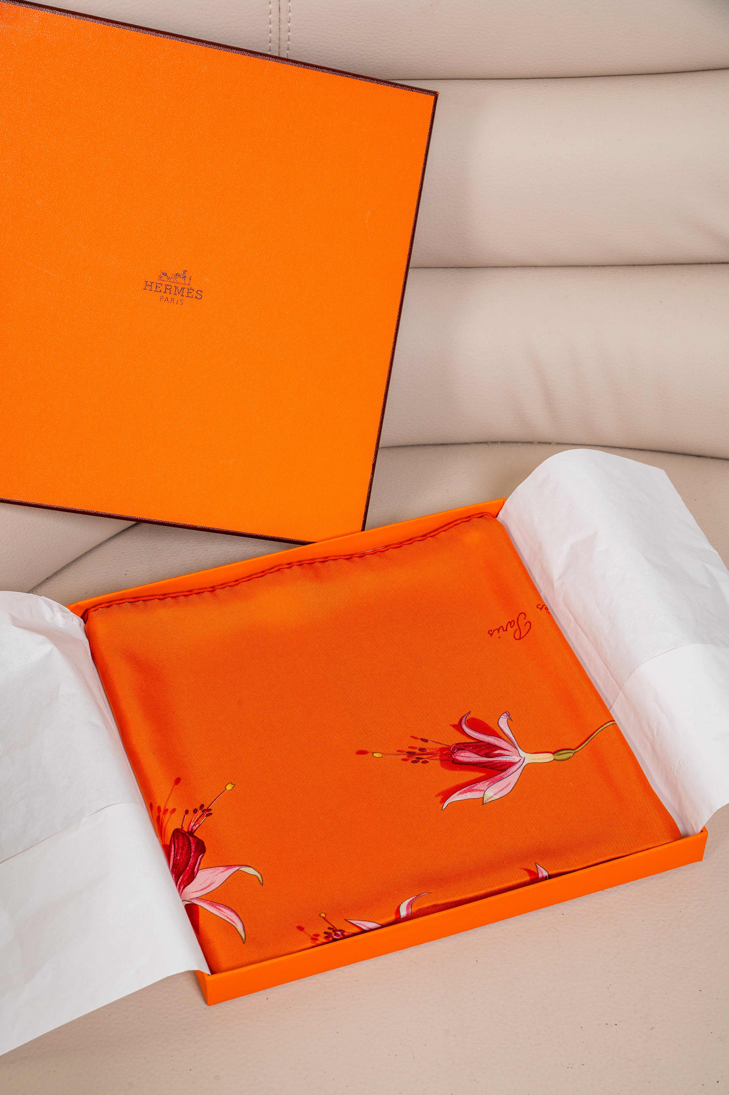 Orange Fleurs de Fuchsia 90 Scarf