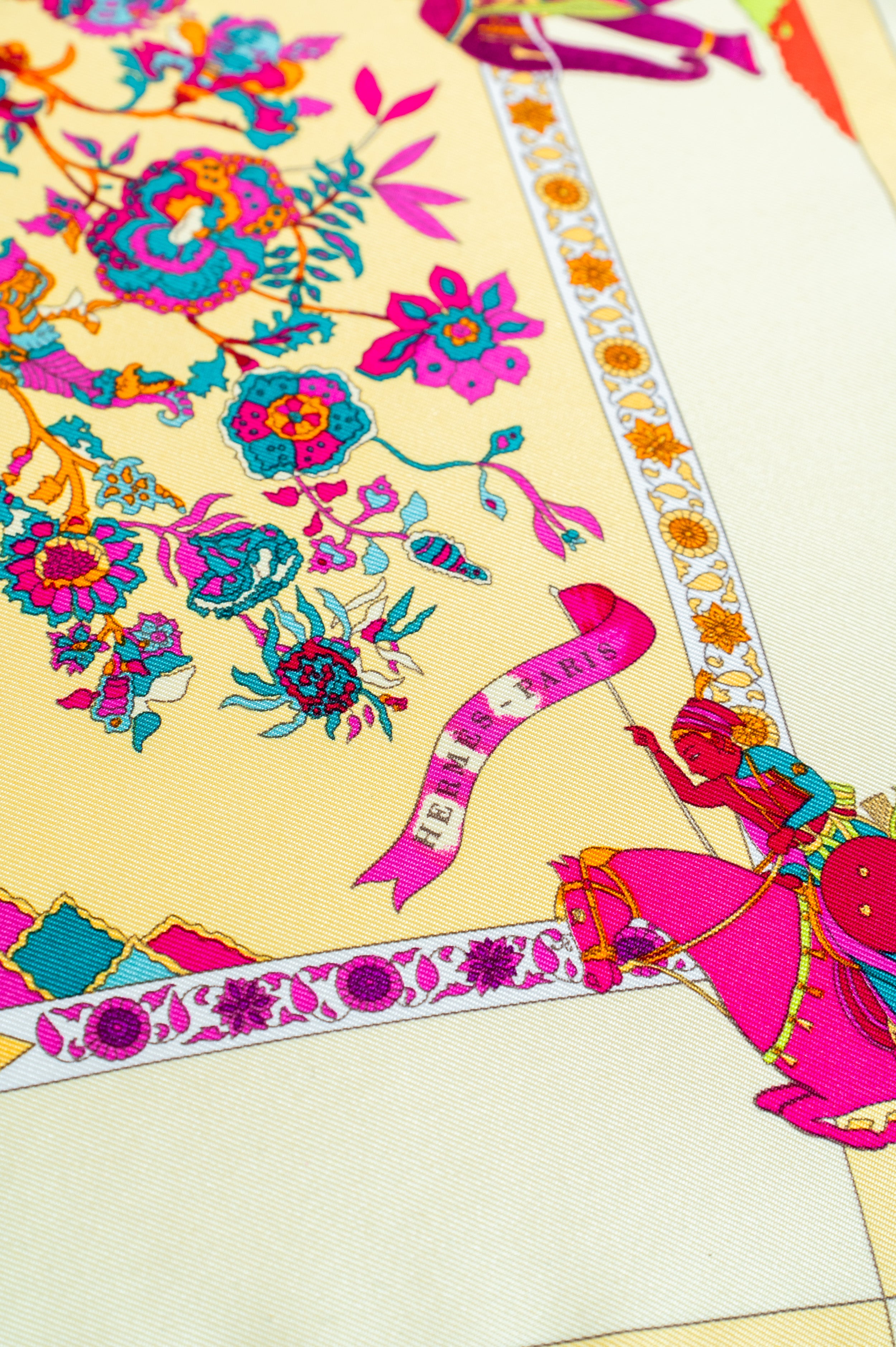 Fantaisies Indiennes 45 Scarf