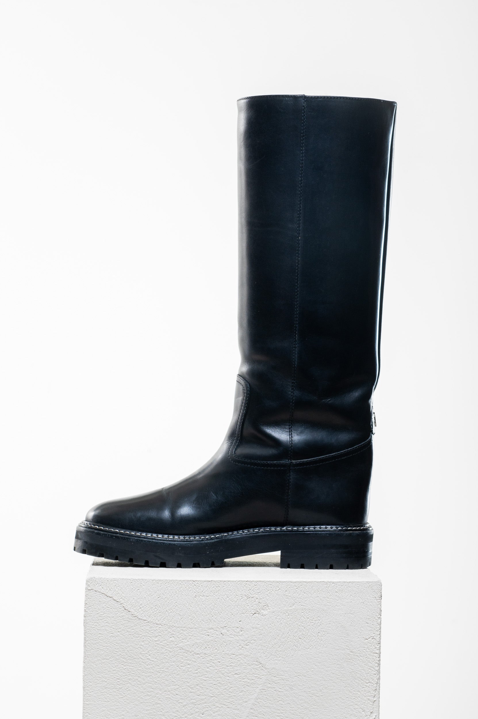 Black Yomi Flat Fur Lined Tall Boot