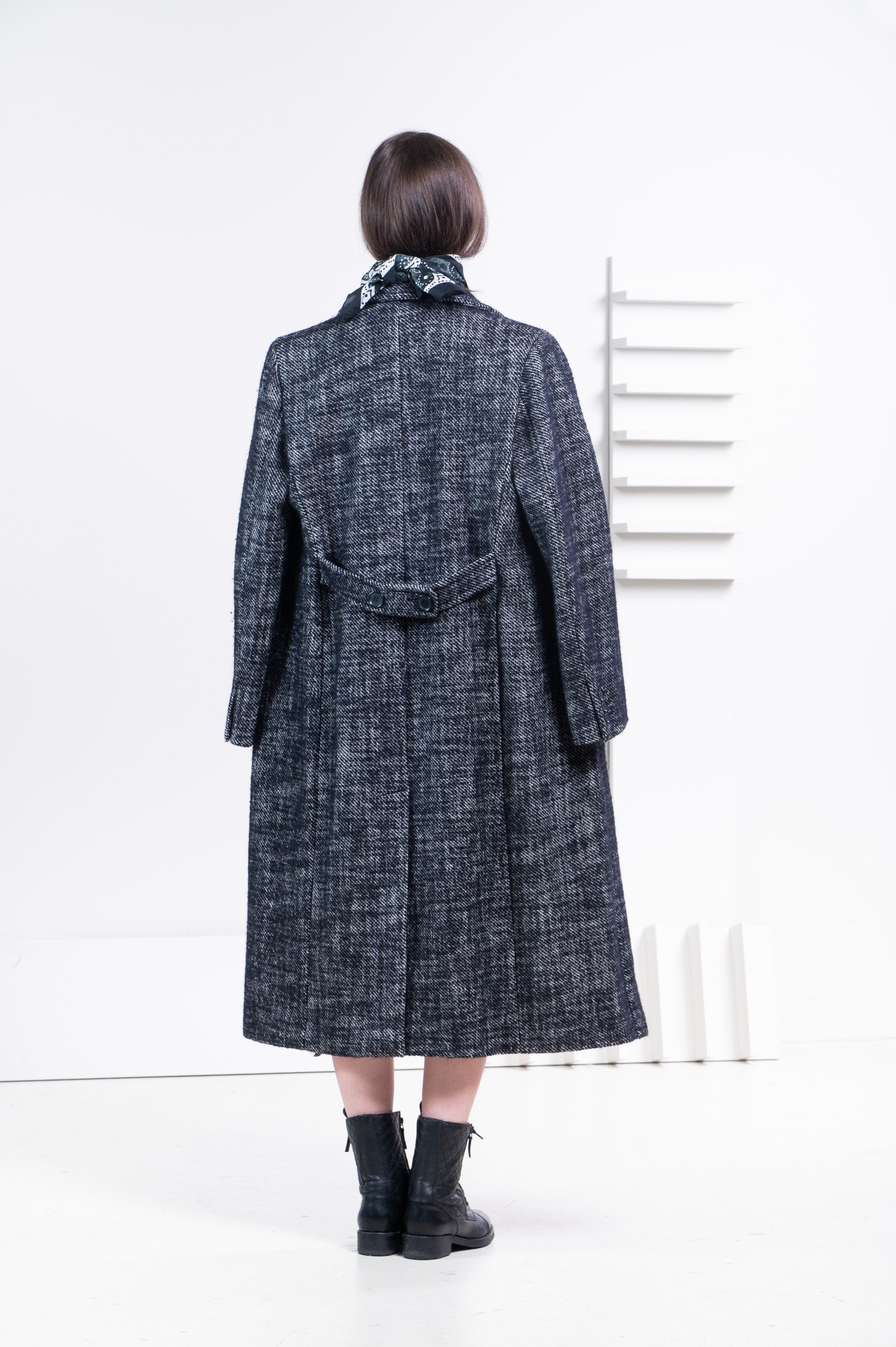 Back view of 'S Max Mara Black Cashmere & Wool Blend Midi Coat
