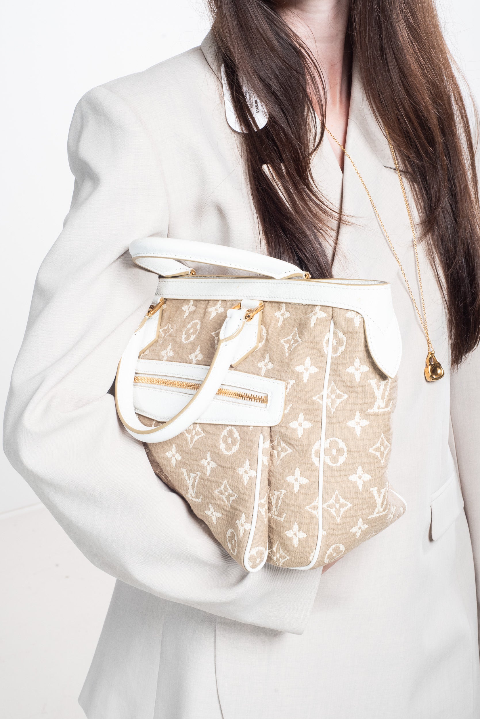 【美品】ルイヴィトン　タイガ　アルドワーズ リポーター ショルダーバッグ　黒 LOUIS VUITTON. Women ' s bag, high quality, Elegant