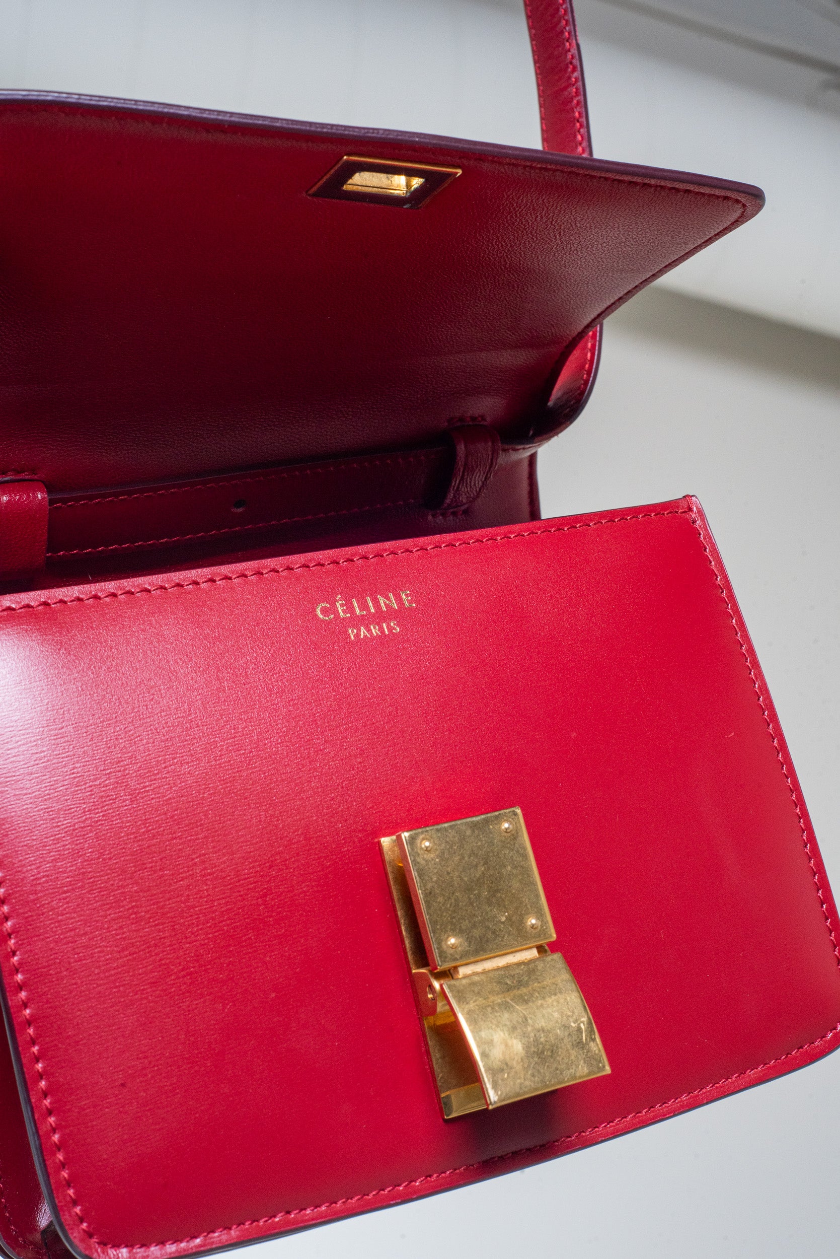 2015 Classic Box Red Crossbody Bag