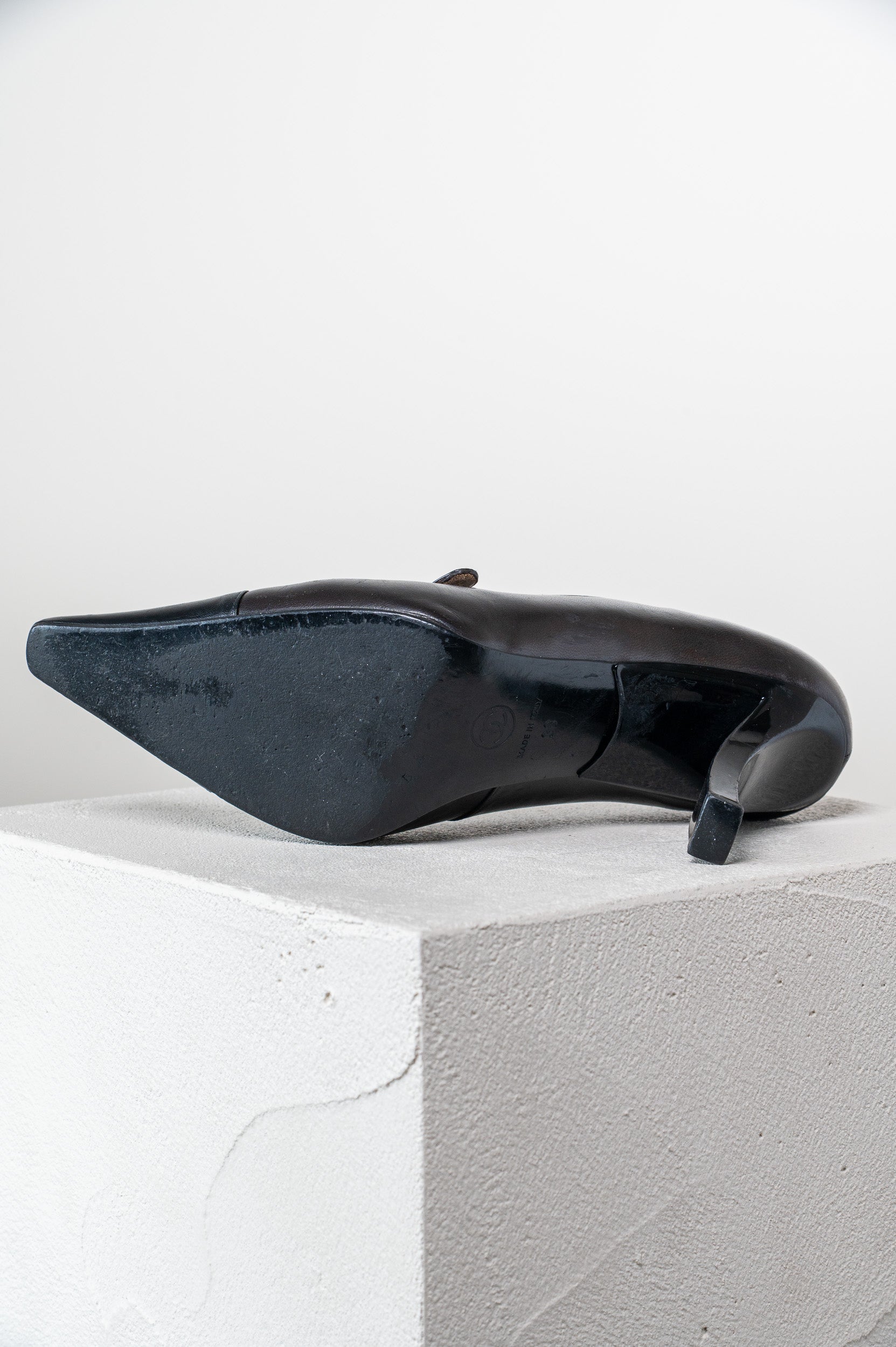Vintage Mary Jane Cap Toe Pumps Leather