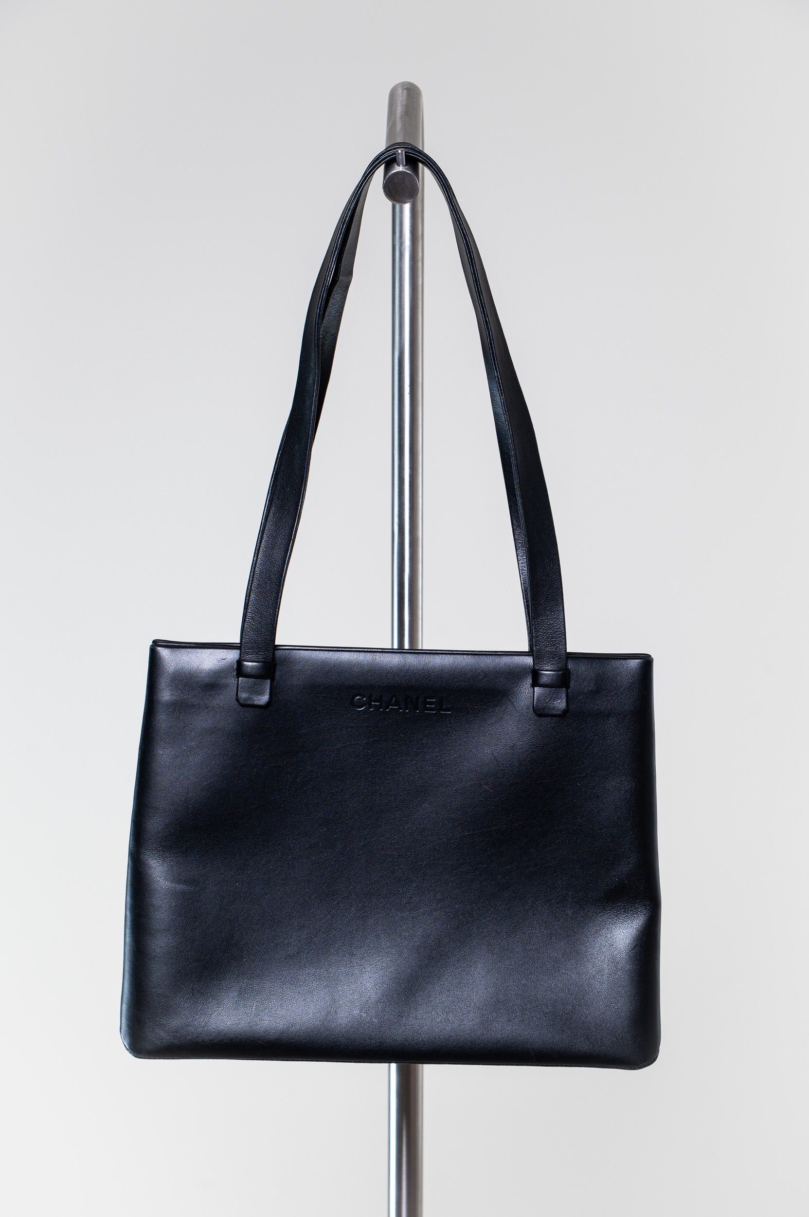 Vintage Black Smooth Leather Logo Shoulder Bag